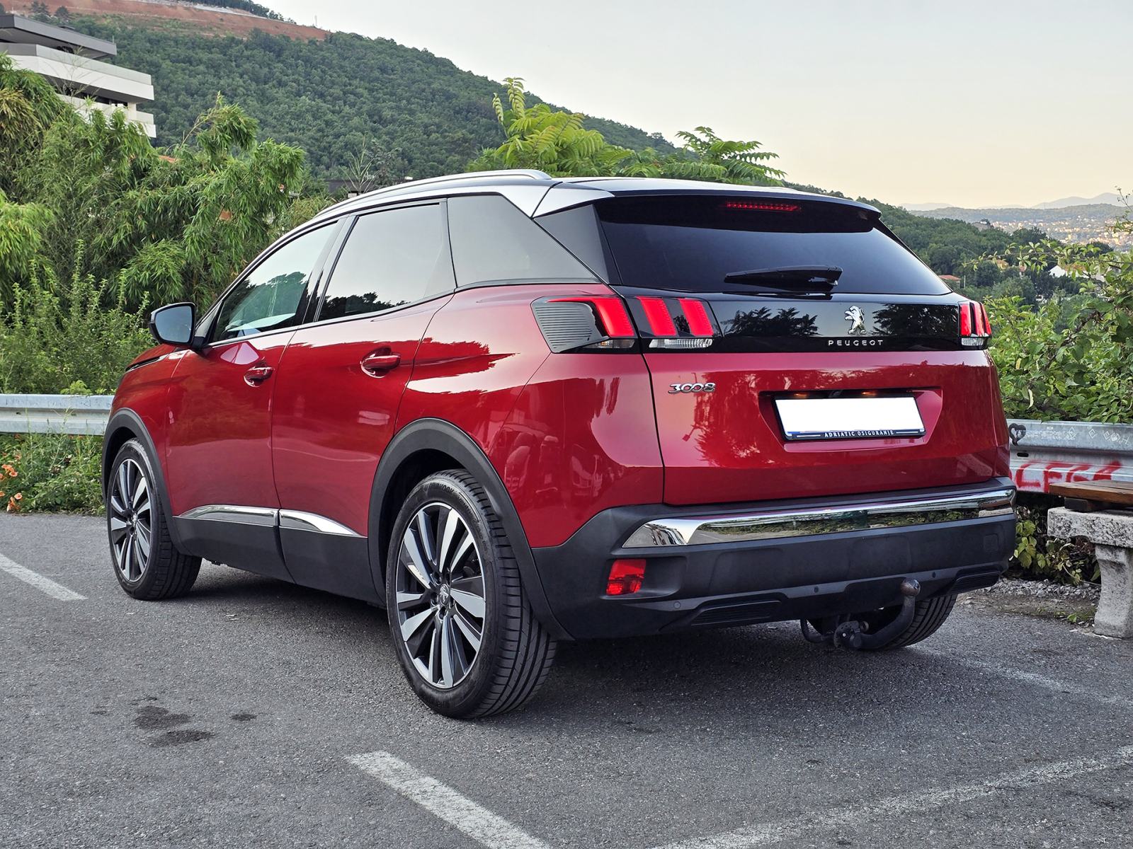 Peugeot 3008 1,2 PureTech EAT8 Allure • 60.000 km • Veliki servis, fotografija 2