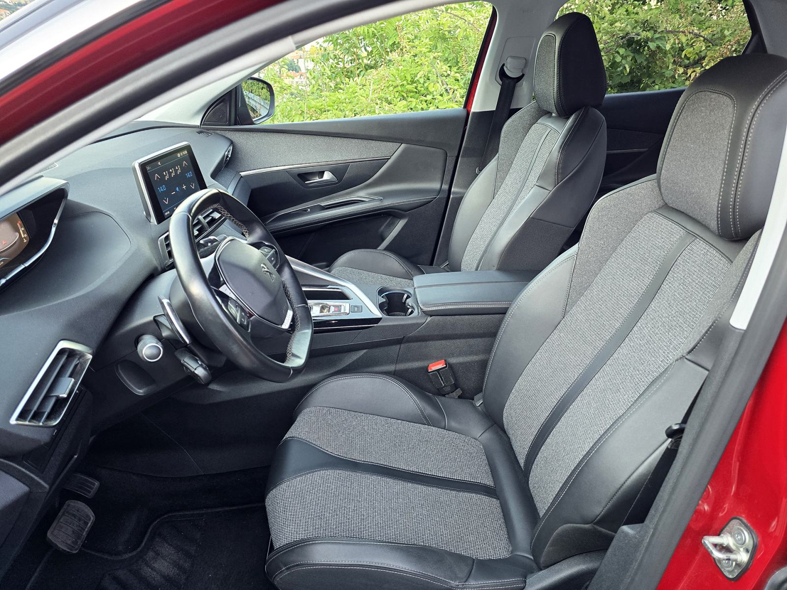 Peugeot 3008 1,2 PureTech EAT8 Allure • 60.000 km • Veliki servis, fotografija 12