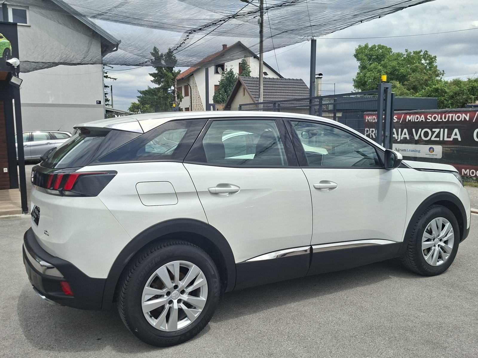 Peugeot 3008 1,2 Puretech-VELIKI SERVIS-PDV-KAMERA-KAO NOV, fotografija 11