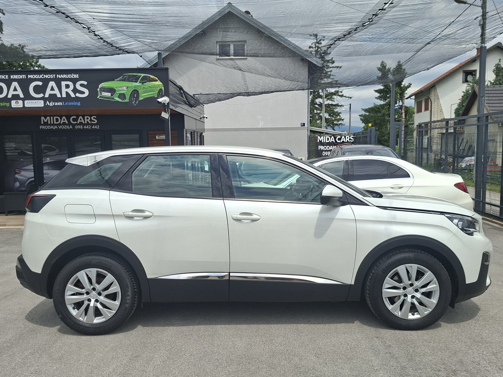 Peugeot 3008 1,2 Puretech-VELIKI SERVIS-PDV-KAMERA-KAO NOV, fotografija 6