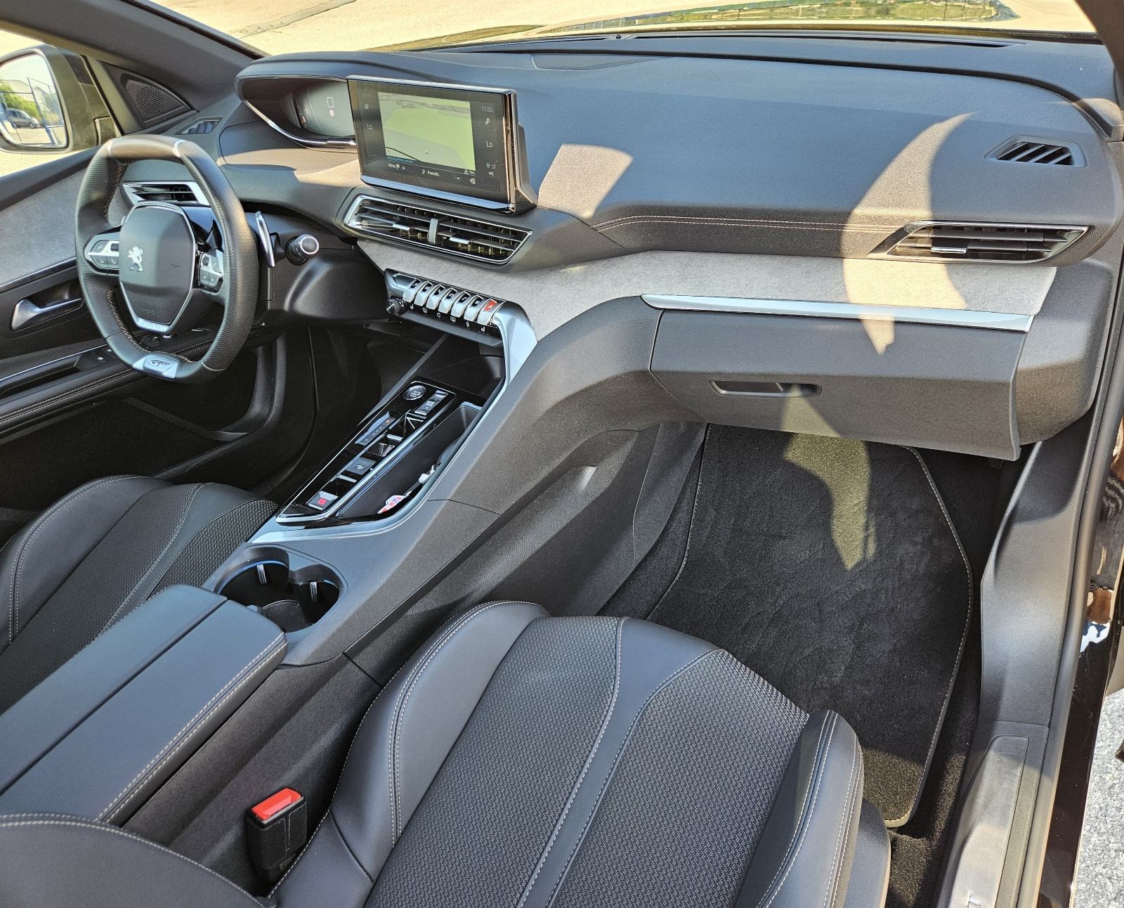 PEUGEOT 3008 1,2 TURBO 130 KS • GT LINE • AUTOMATIK • SAMO 23.000 KM, fotografija 9