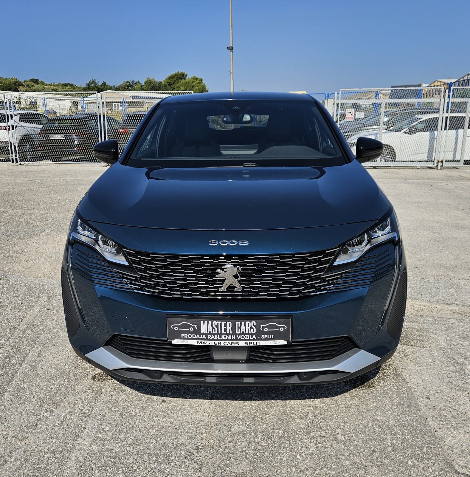 PEUGEOT 3008 1,2 TURBO 130 KS • SAMO 12.000 KM • FULL OPREMA ALLURE, fotografija 2