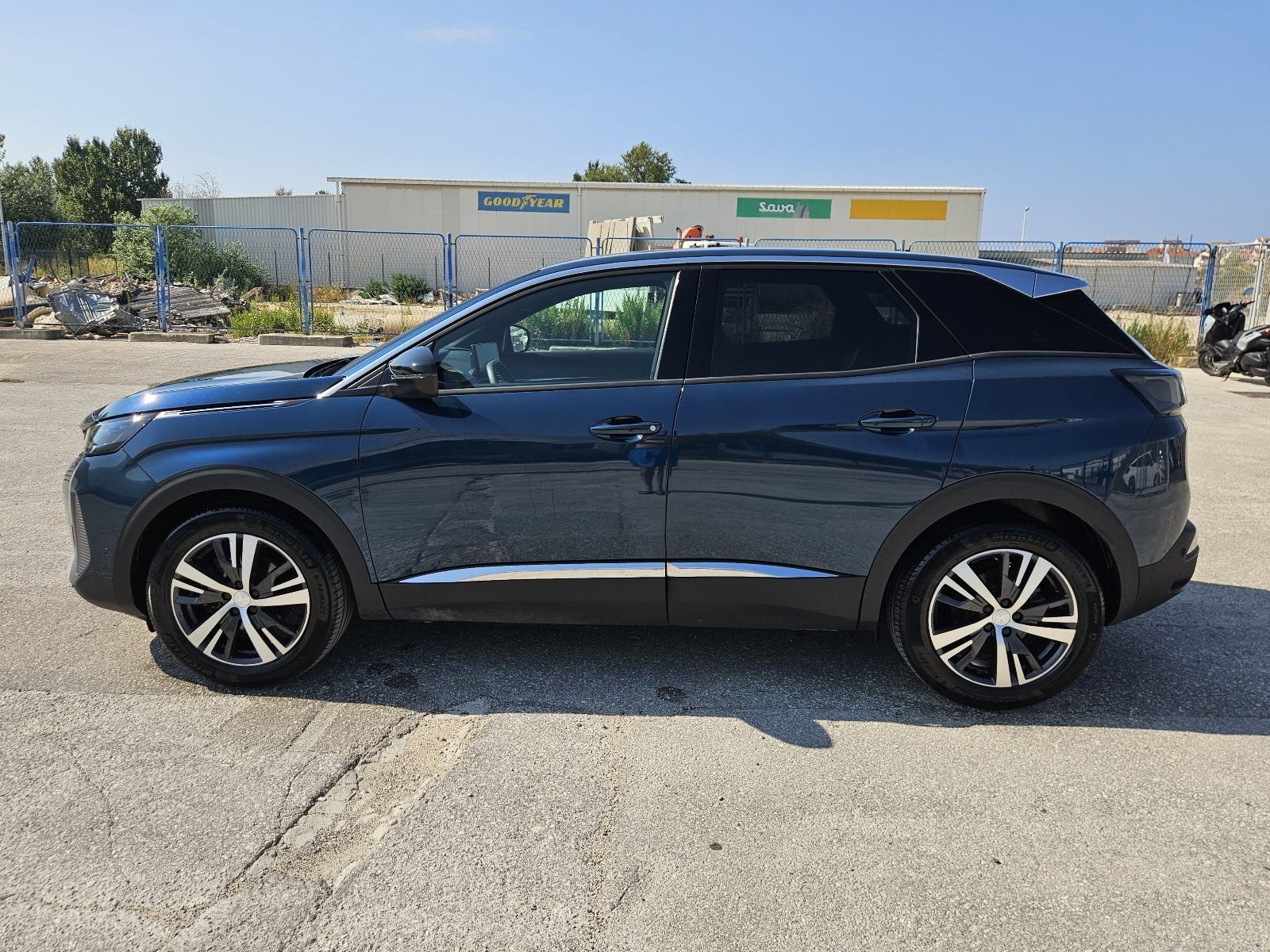 PEUGEOT 3008 1,2 TURBO 130 KS • SAMO 12.000 KM • FULL OPREMA ALLURE, fotografija 8