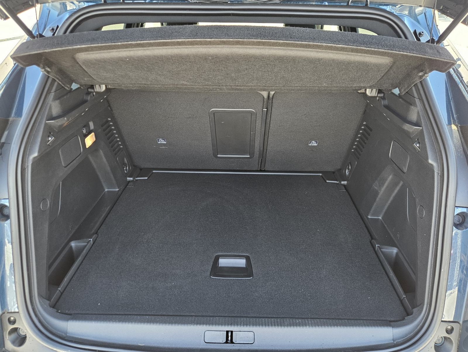 PEUGEOT 3008 1,2 TURBO 130 KS • SAMO 12.000 KM • FULL OPREMA ALLURE, fotografija 16