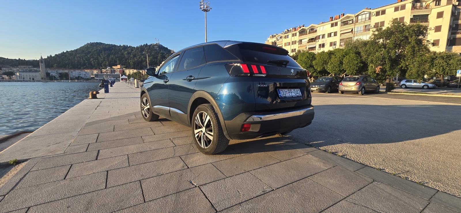 Peugeot 3008 1,5 Allure - Diesel, fotografija 3