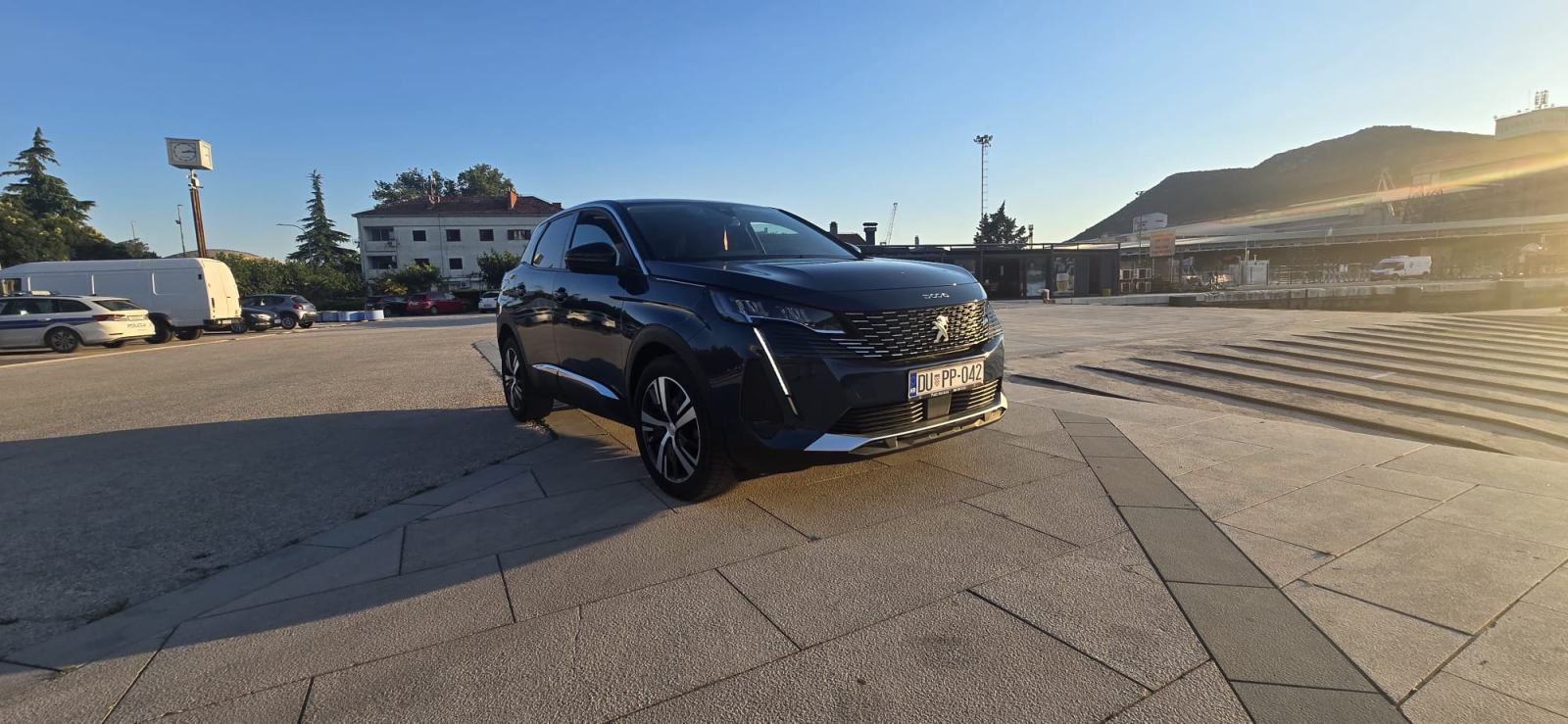 Peugeot 3008 1,5 Allure - Diesel, fotografija 2