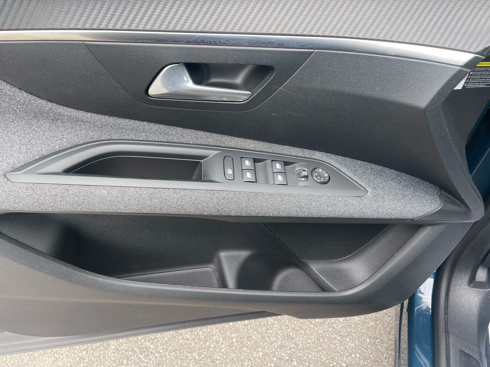 Peugeot 3008 1,5 HDi Allure, Automatik !!, fotografija 8