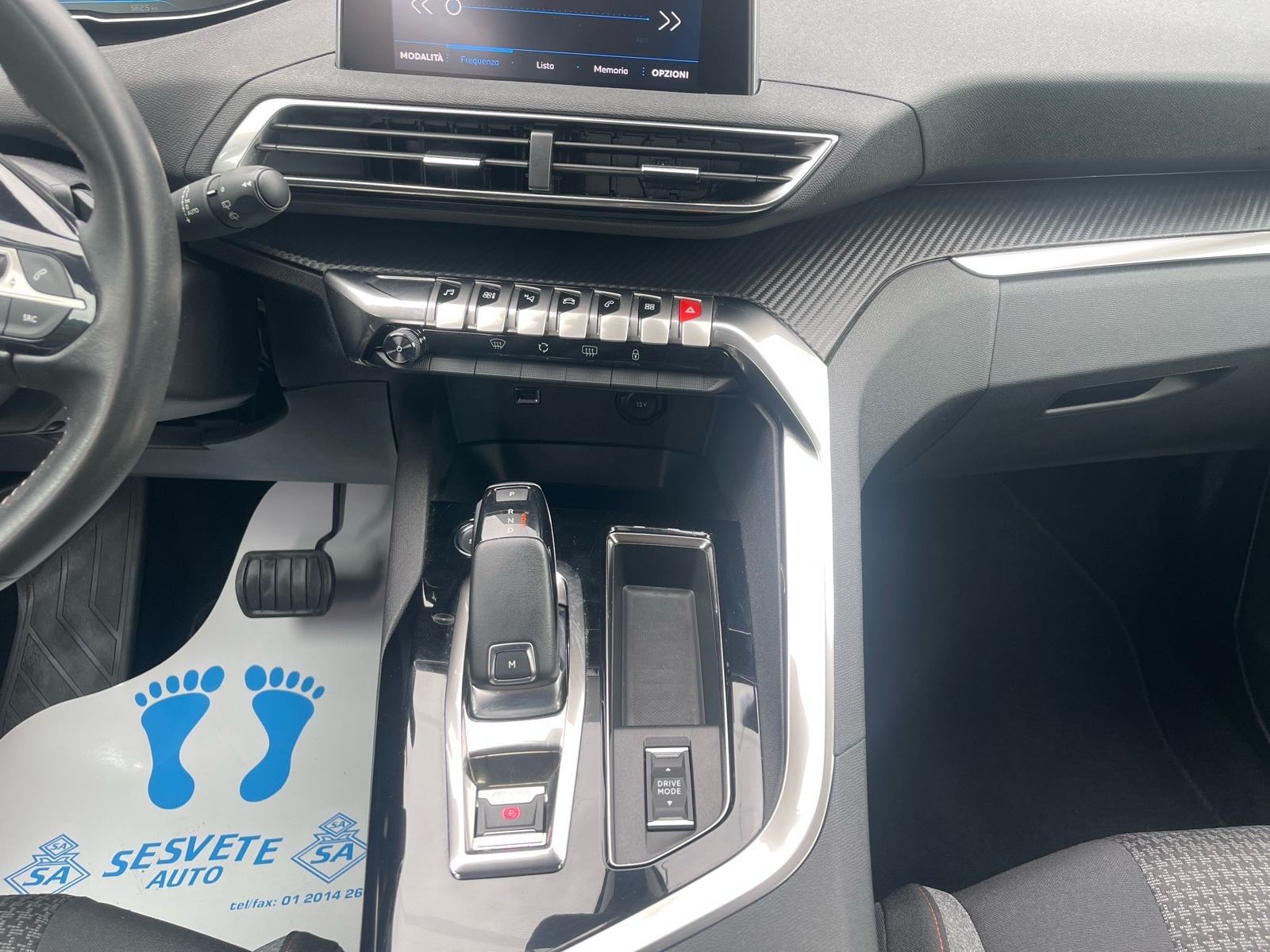 Peugeot 3008 1,5 HDi Allure, Automatik !!, fotografija 12
