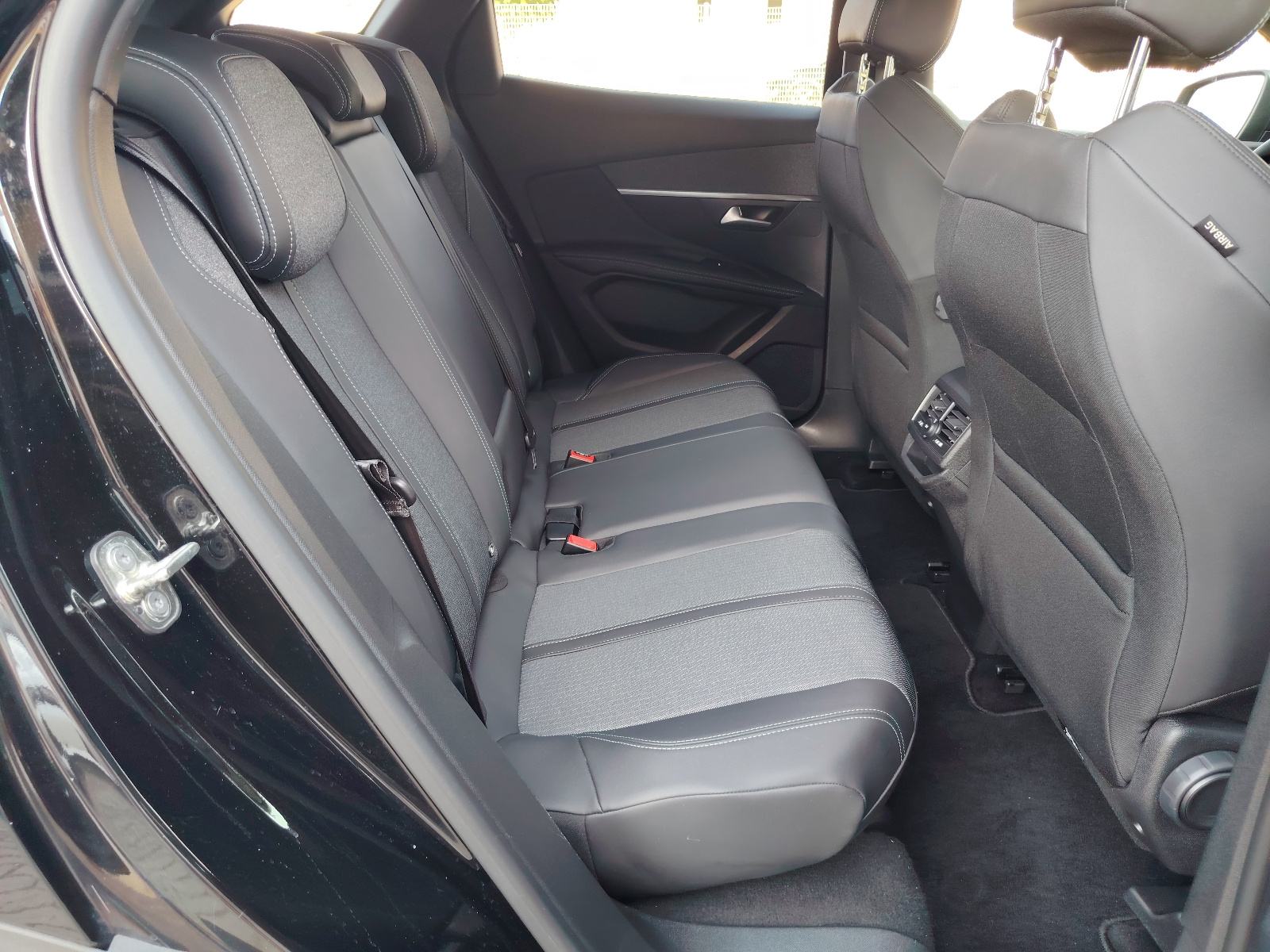 Peugeot 3008 1,5 automatik, fotografija 15