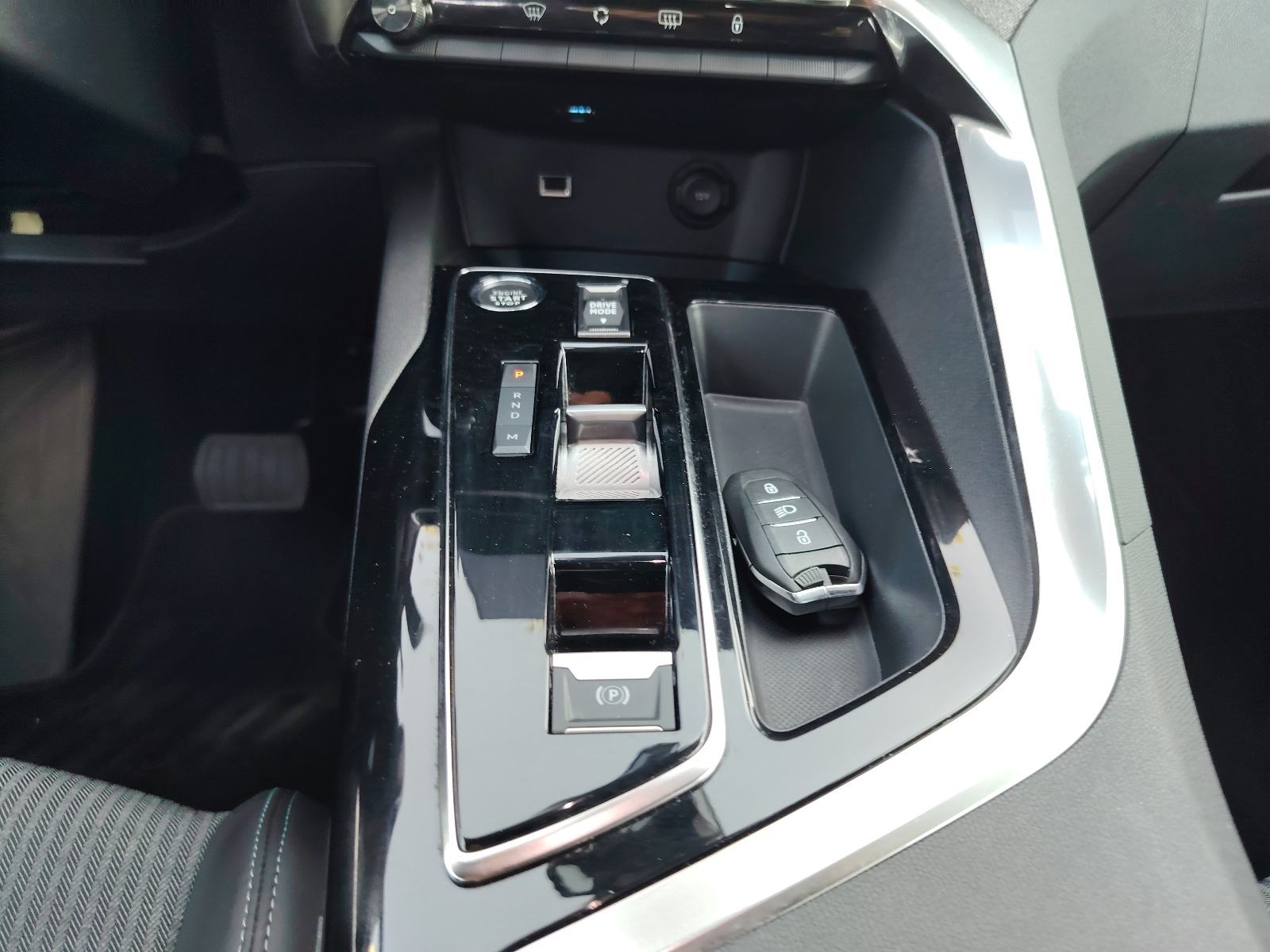 Peugeot 3008 1,5 automatik, fotografija 10
