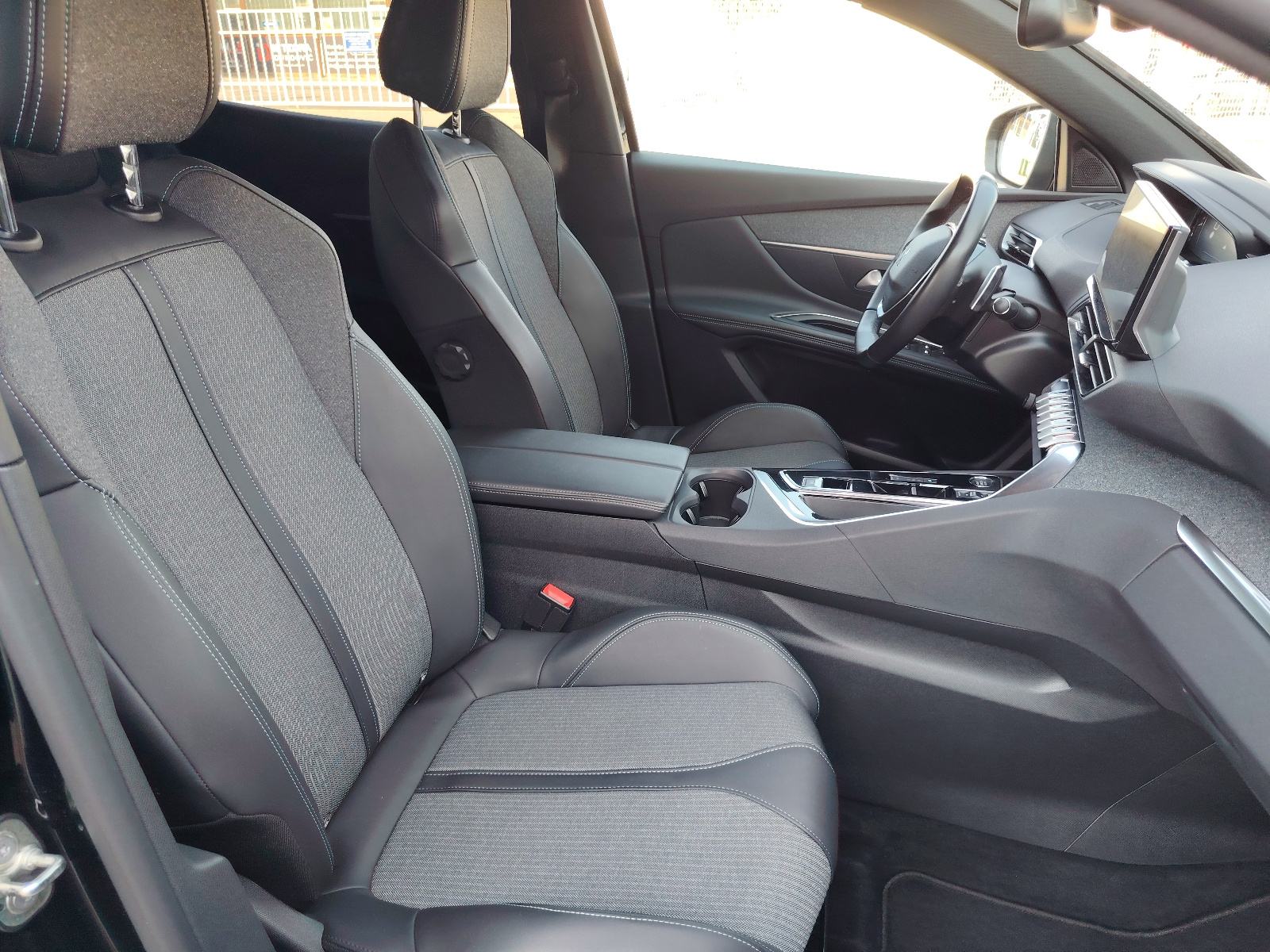 Peugeot 3008 1,5 automatik, fotografija 16