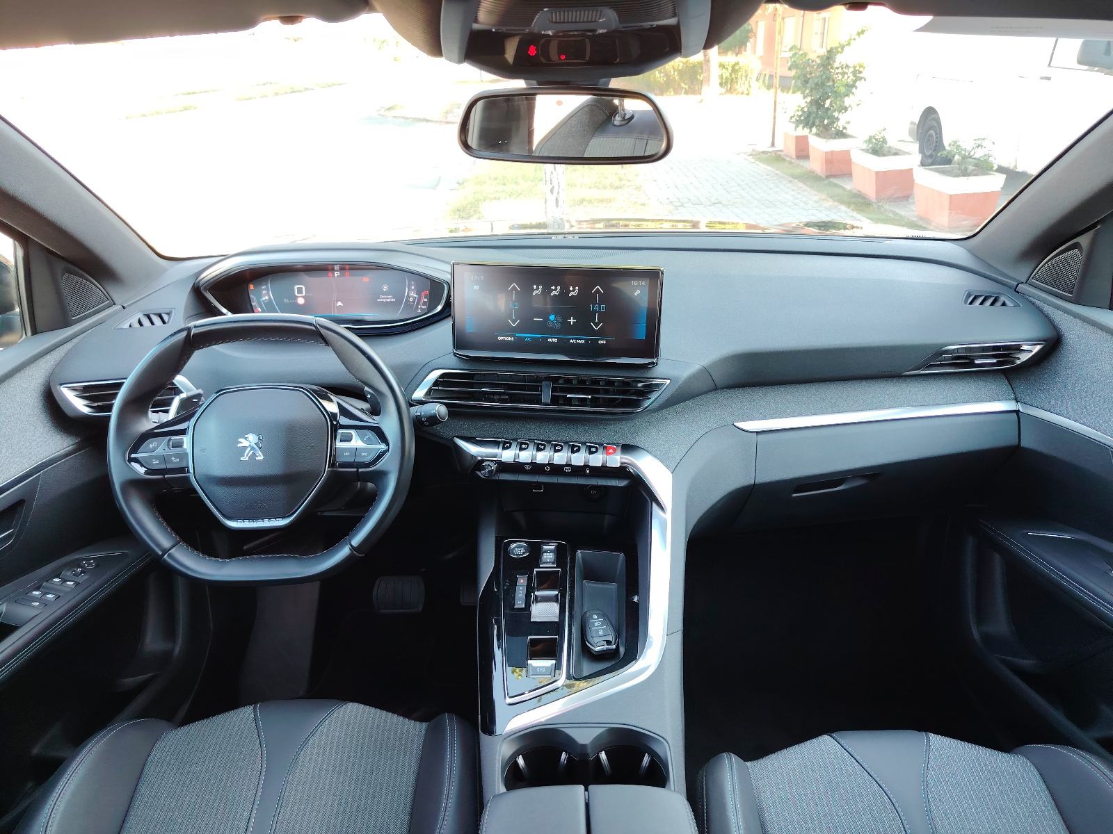 Peugeot 3008 1,5 automatik, fotografija 9