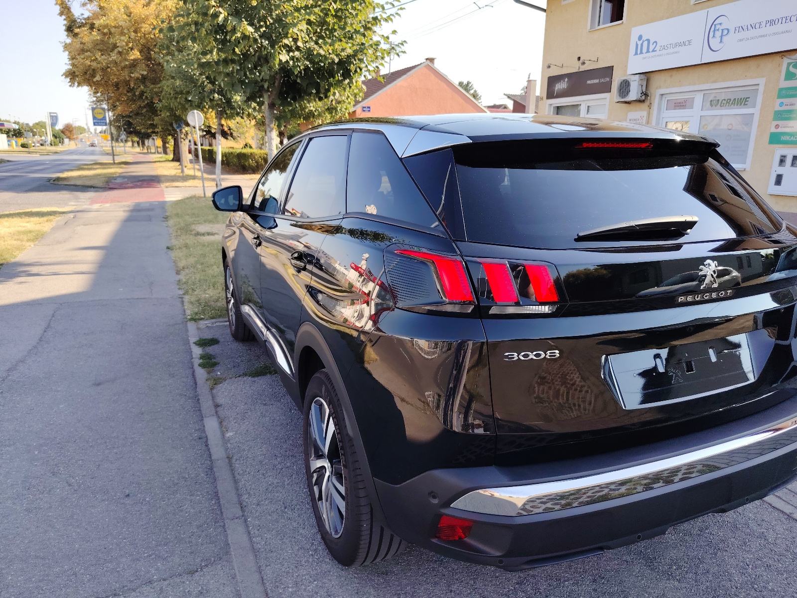 Peugeot 3008 1,5 automatik, fotografija 6