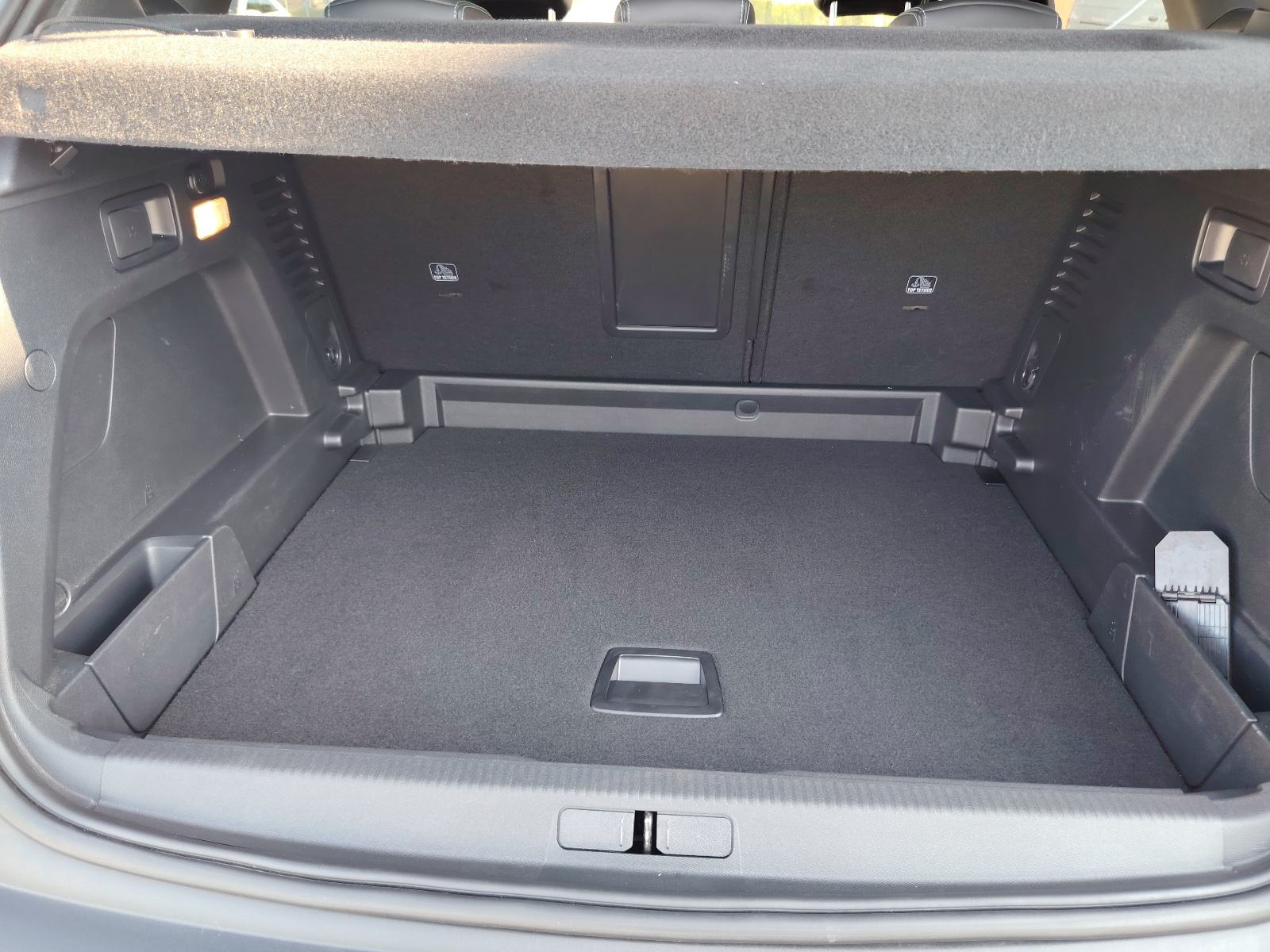 Peugeot 3008 1,5 automatik, fotografija 14