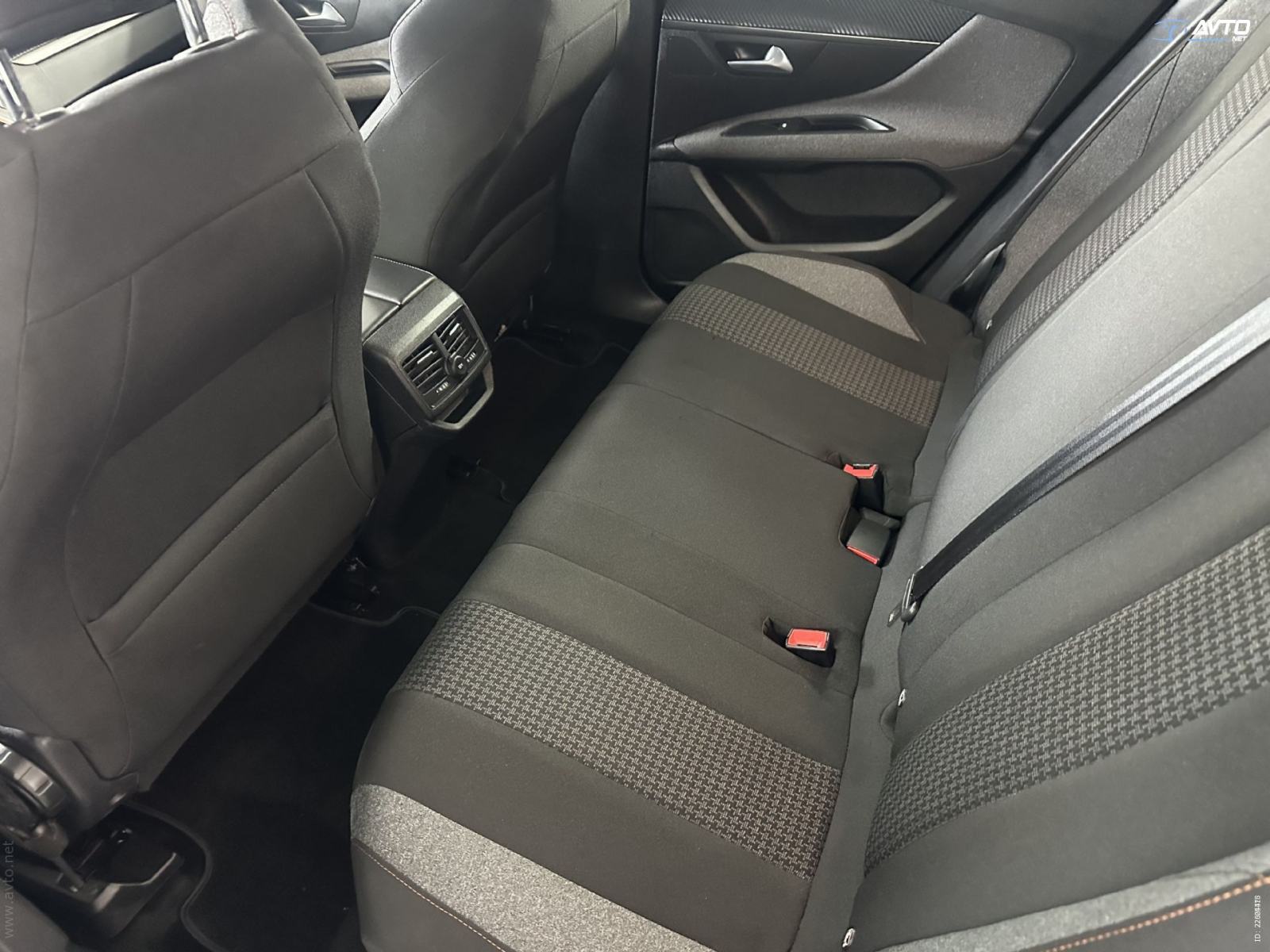Peugeot 3008 1,5 BlueHDi 130 EAT8 Active.KAMERA.NAVI.ALU.2022, fotografija 8