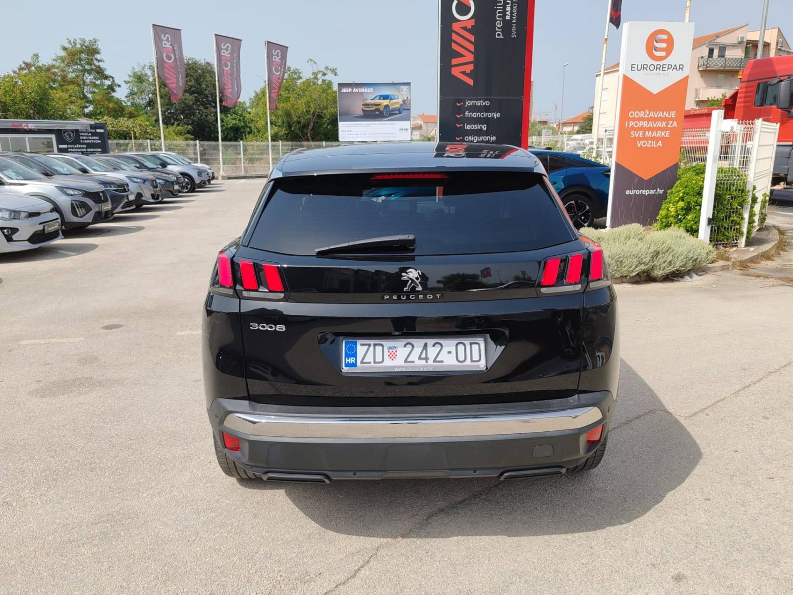 PEUGEOT 3008 1.5 BlueHDi 130 KS ALLURE AUTOMATIK *VOZILO S JAMSTVOM*, fotografija 4