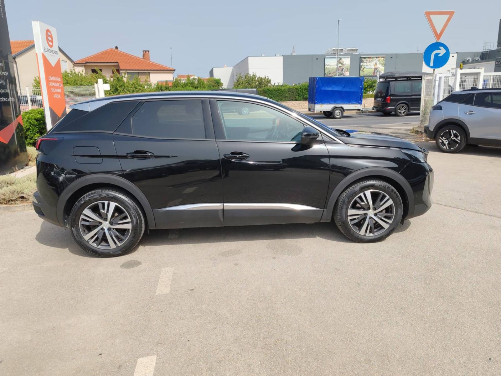 PEUGEOT 3008 1.5 BlueHDi 130 KS ALLURE AUTOMATIK *VOZILO S JAMSTVOM*, fotografija 9
