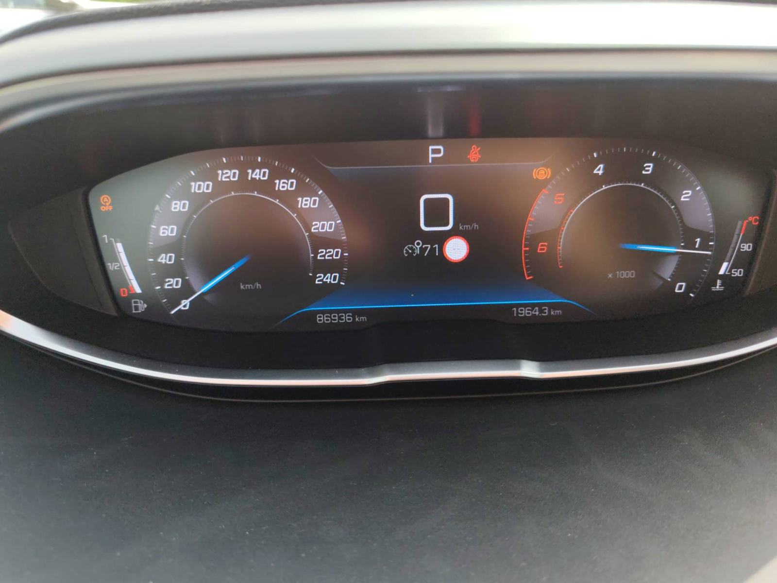 PEUGEOT 3008 1.5 BlueHDi 130 KS ALLURE AUTOMATIK *VOZILO S JAMSTVOM*, fotografija 14