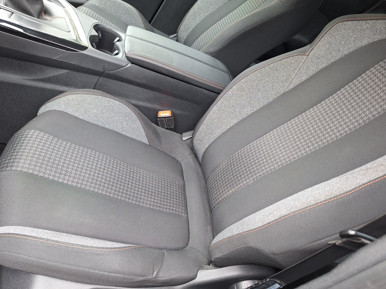 Peugeot 3008 1,5 BlueHDI 96KW NAVI LED KAMERA,PILOT RADAR LEASING, fotografija 14