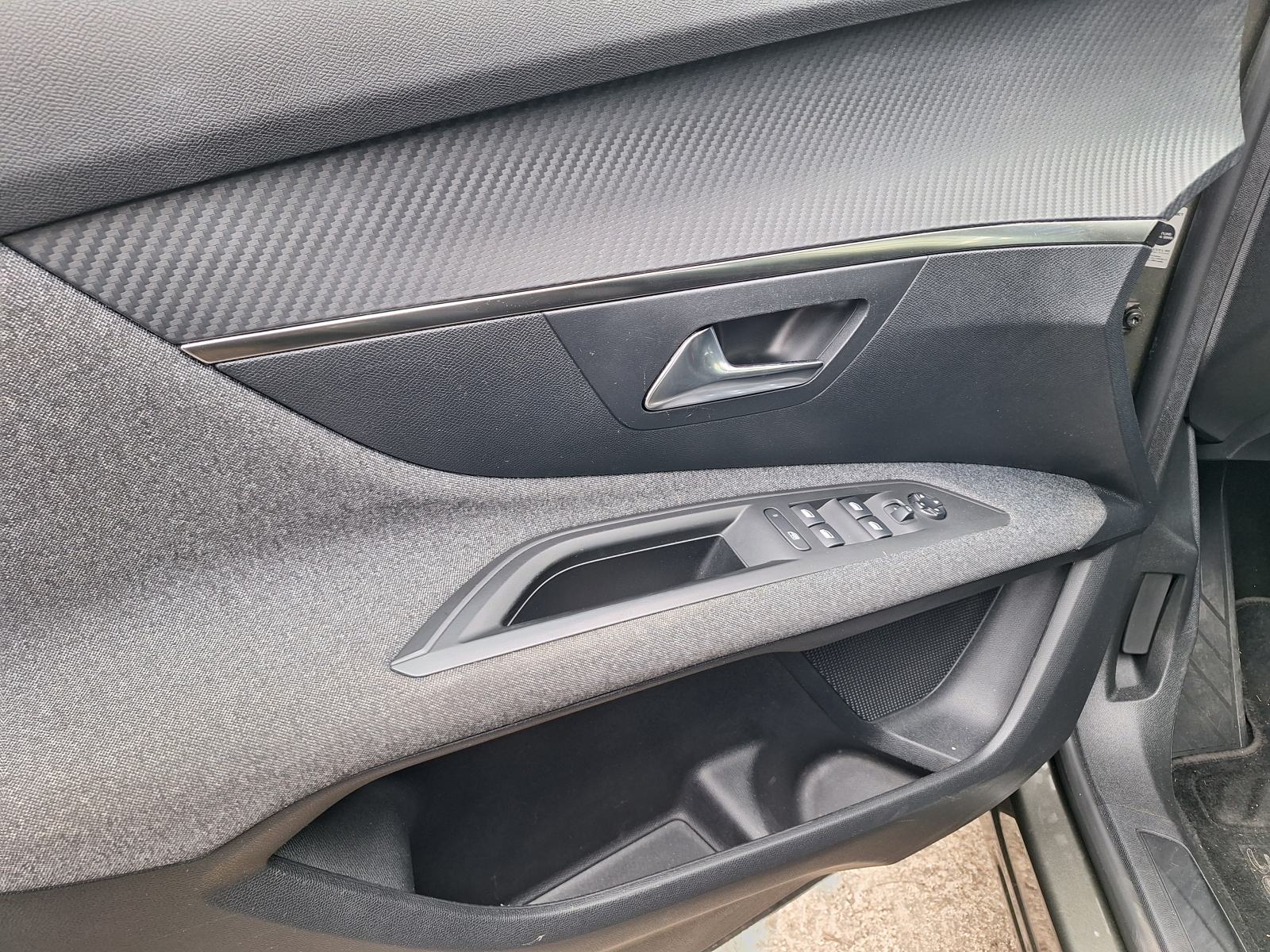 Peugeot 3008 1,5 BlueHDI 96KW NAVI LED KAMERA,PILOT RADAR LEASING, fotografija 16