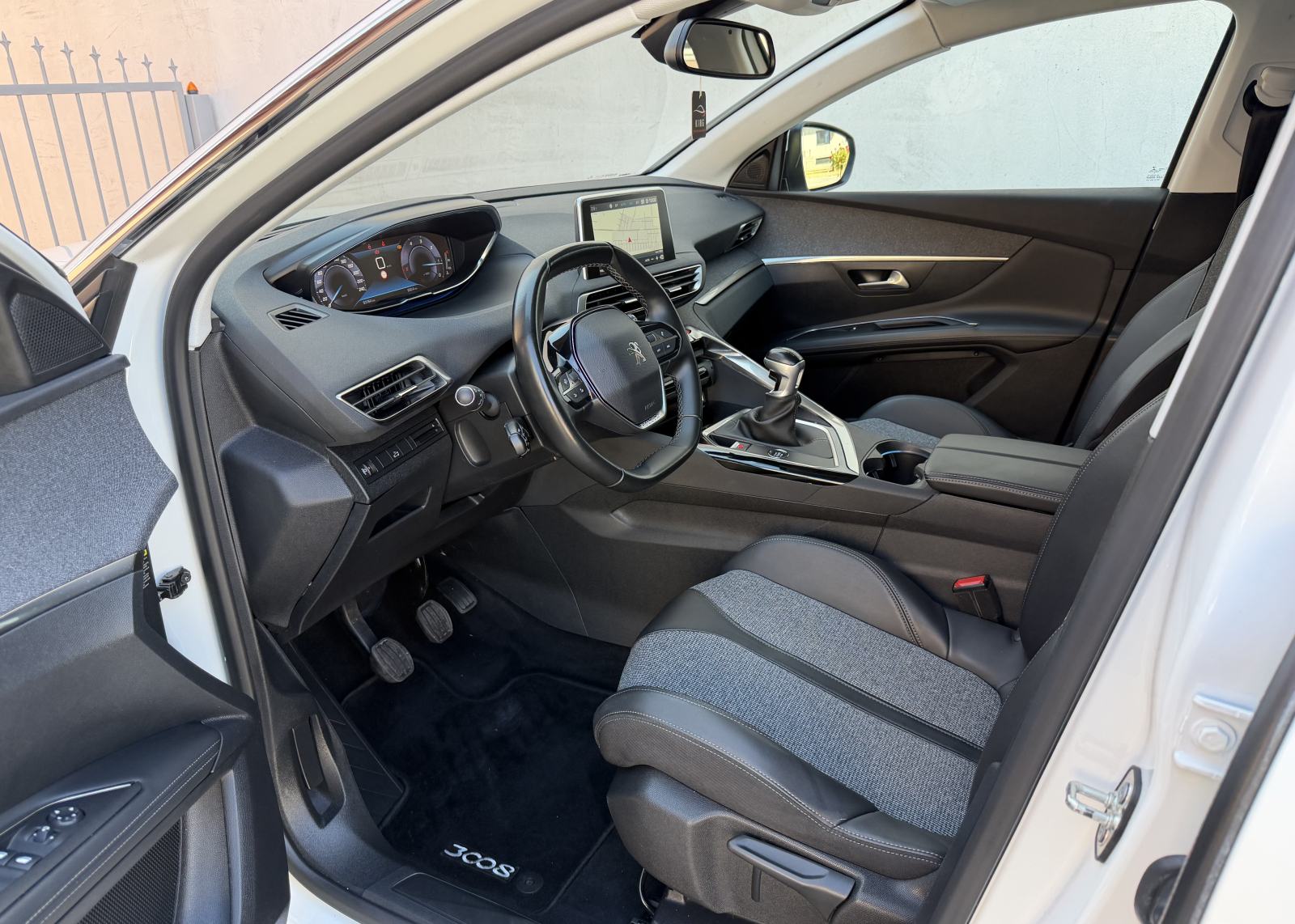 Peugeot 3008 1,5 BlueHDI ALLURE NAVIGACIJA...KAMERA...ALU..., fotografija 9