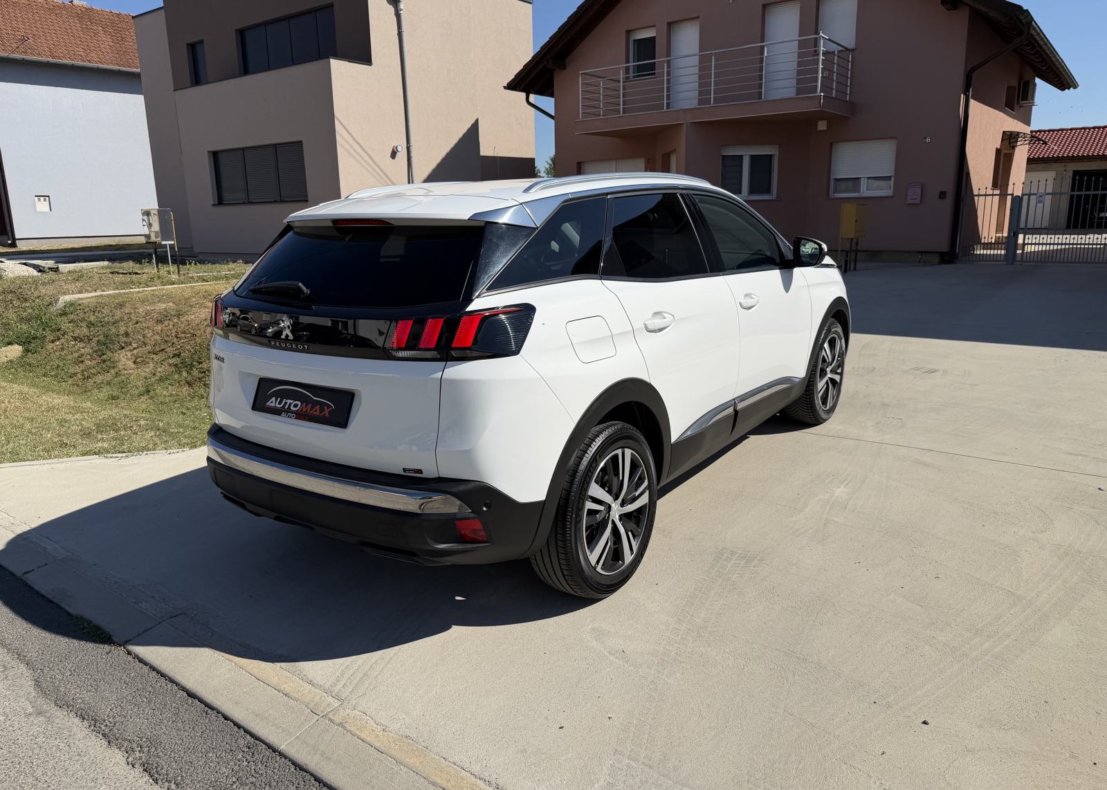 Peugeot 3008 1,5 BlueHDI ALLURE NAVIGACIJA...KAMERA...ALU..., fotografija 5