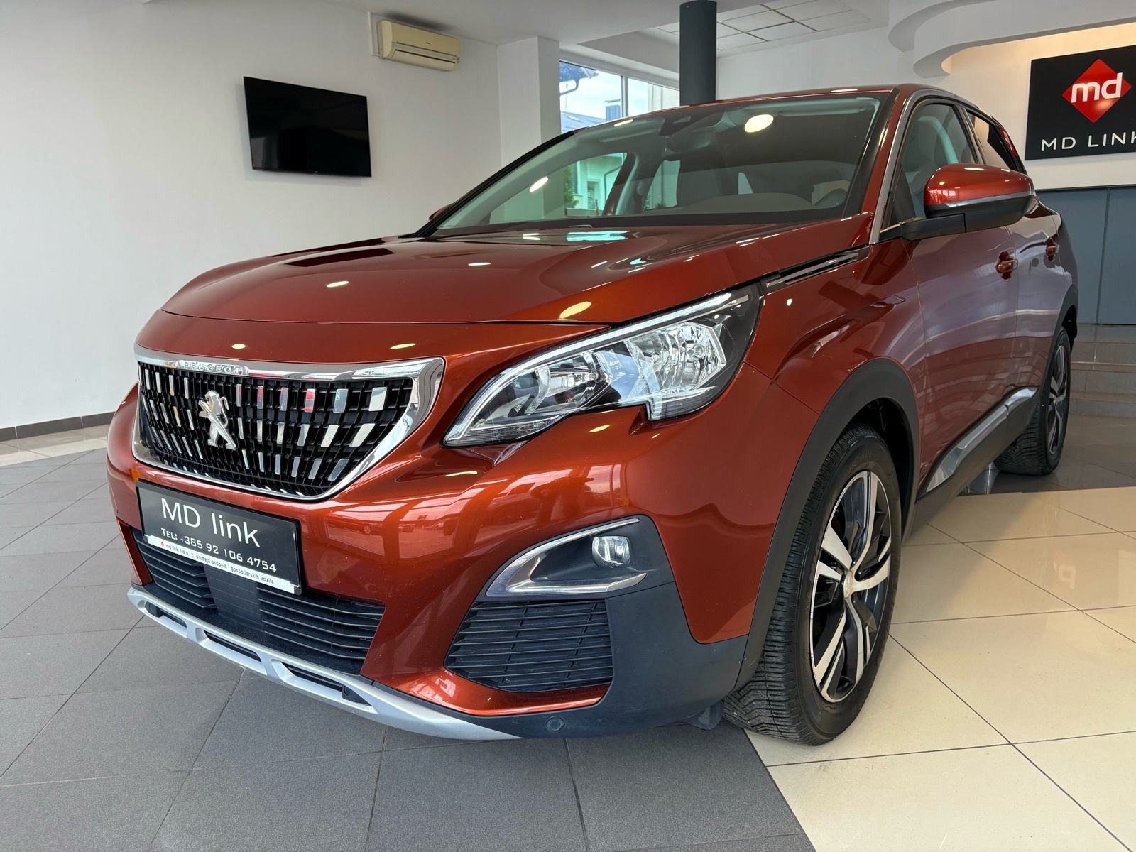 Peugeot 3008 1,5 BlueHDI Allure, pogled izvana - slika 1