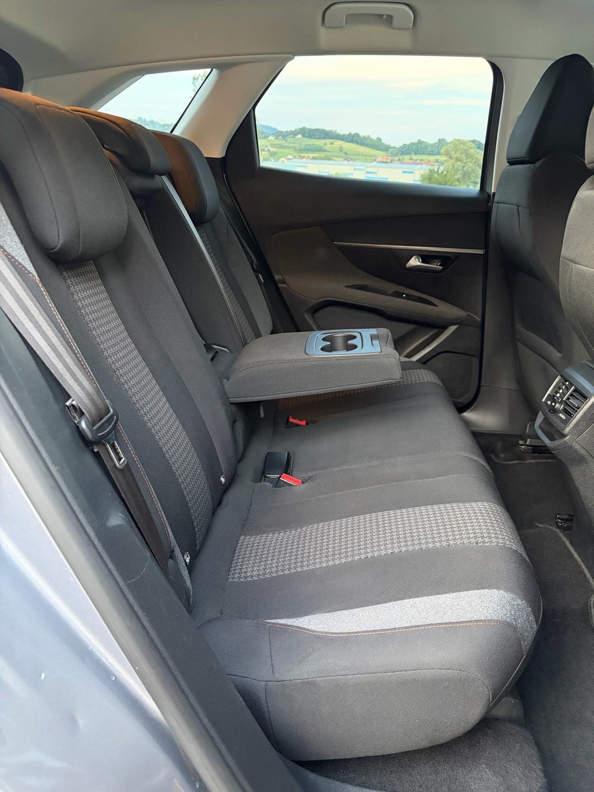 Peugeot 3008 1,5 BlueHDI automatik 2019g., fotografija 5