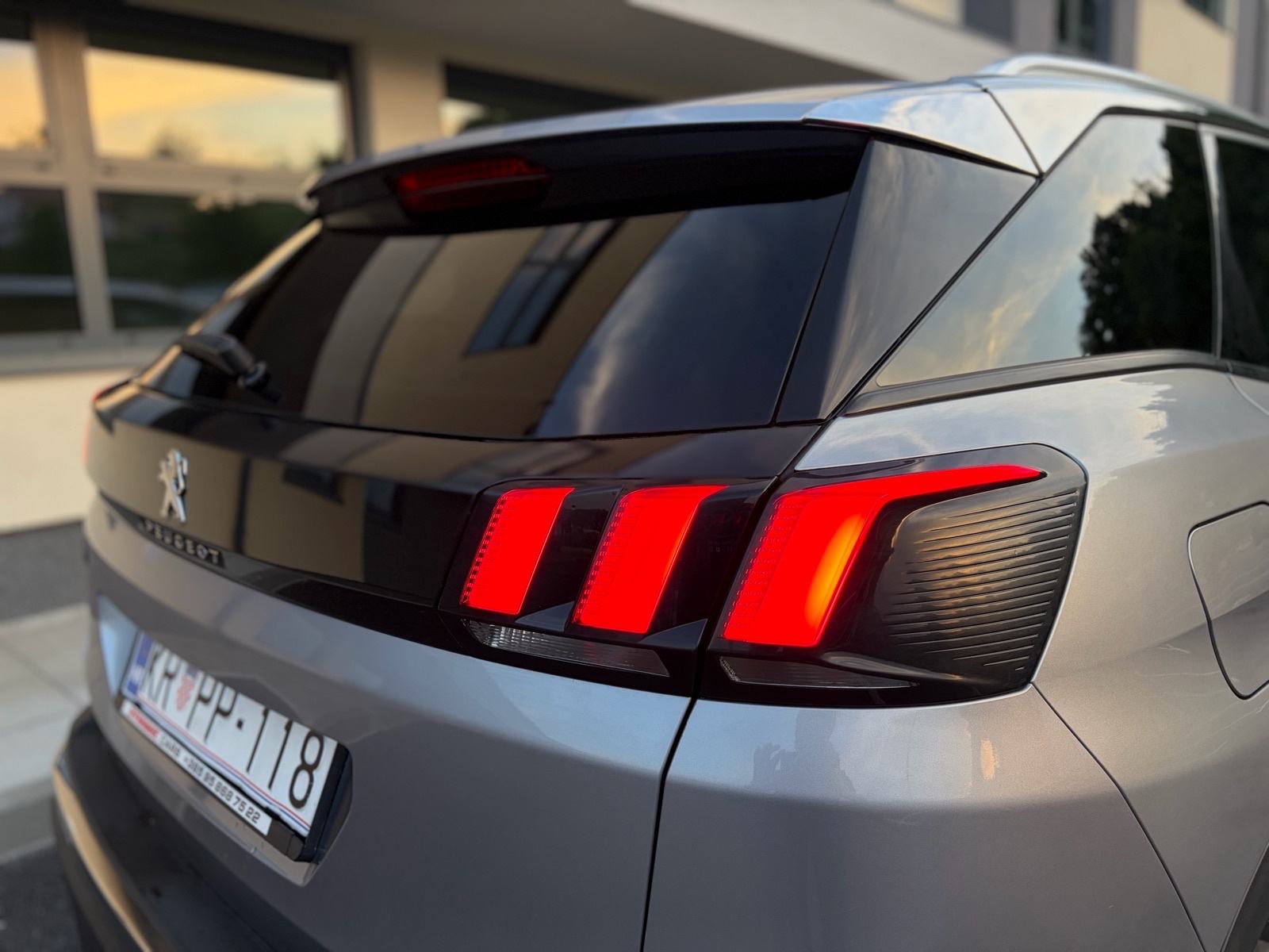 Peugeot 3008 1,5 BlueHDI automatik 2019g., fotografija 3