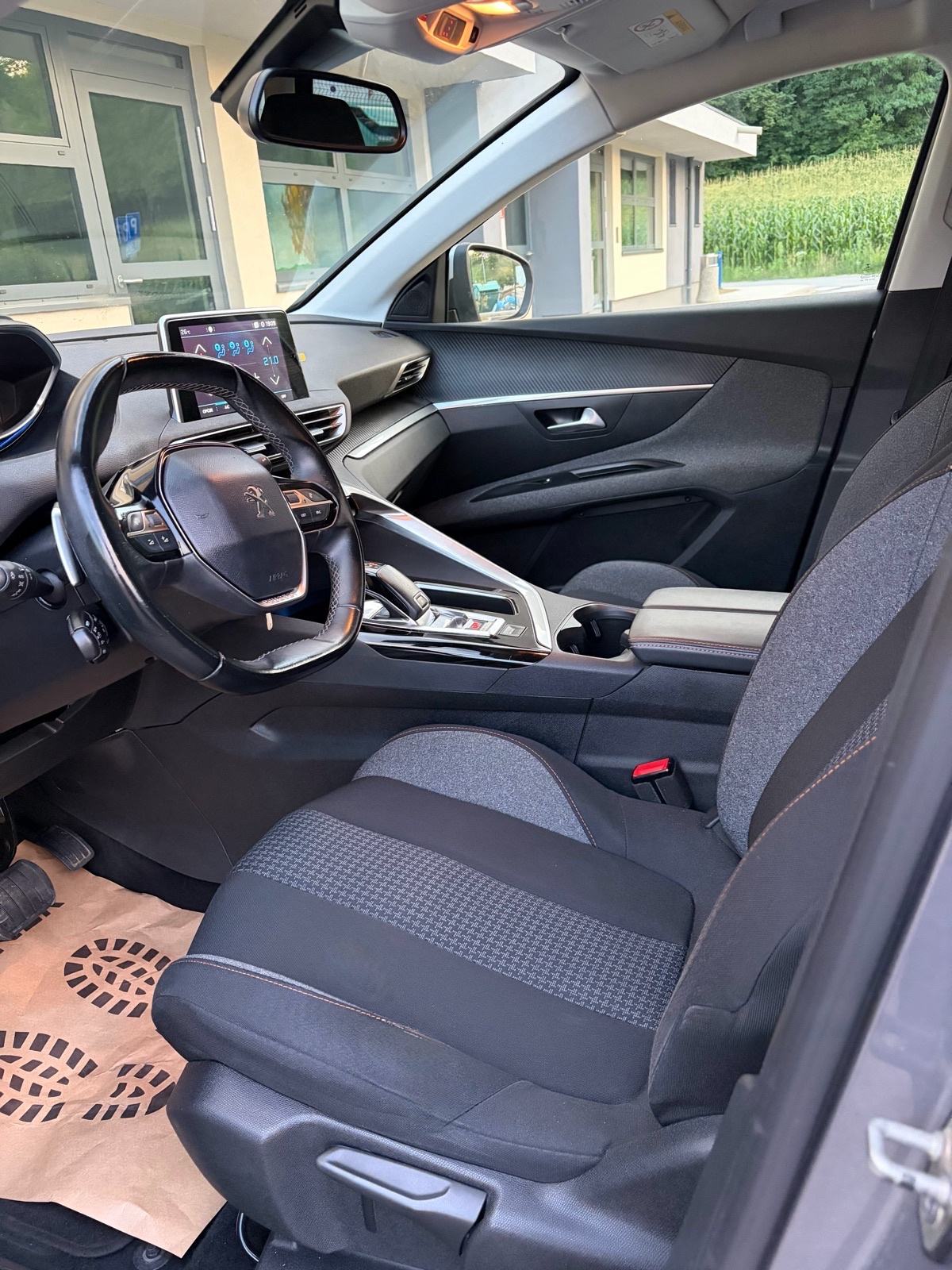Peugeot 3008 1,5 BlueHDI automatik 2019g., fotografija 15