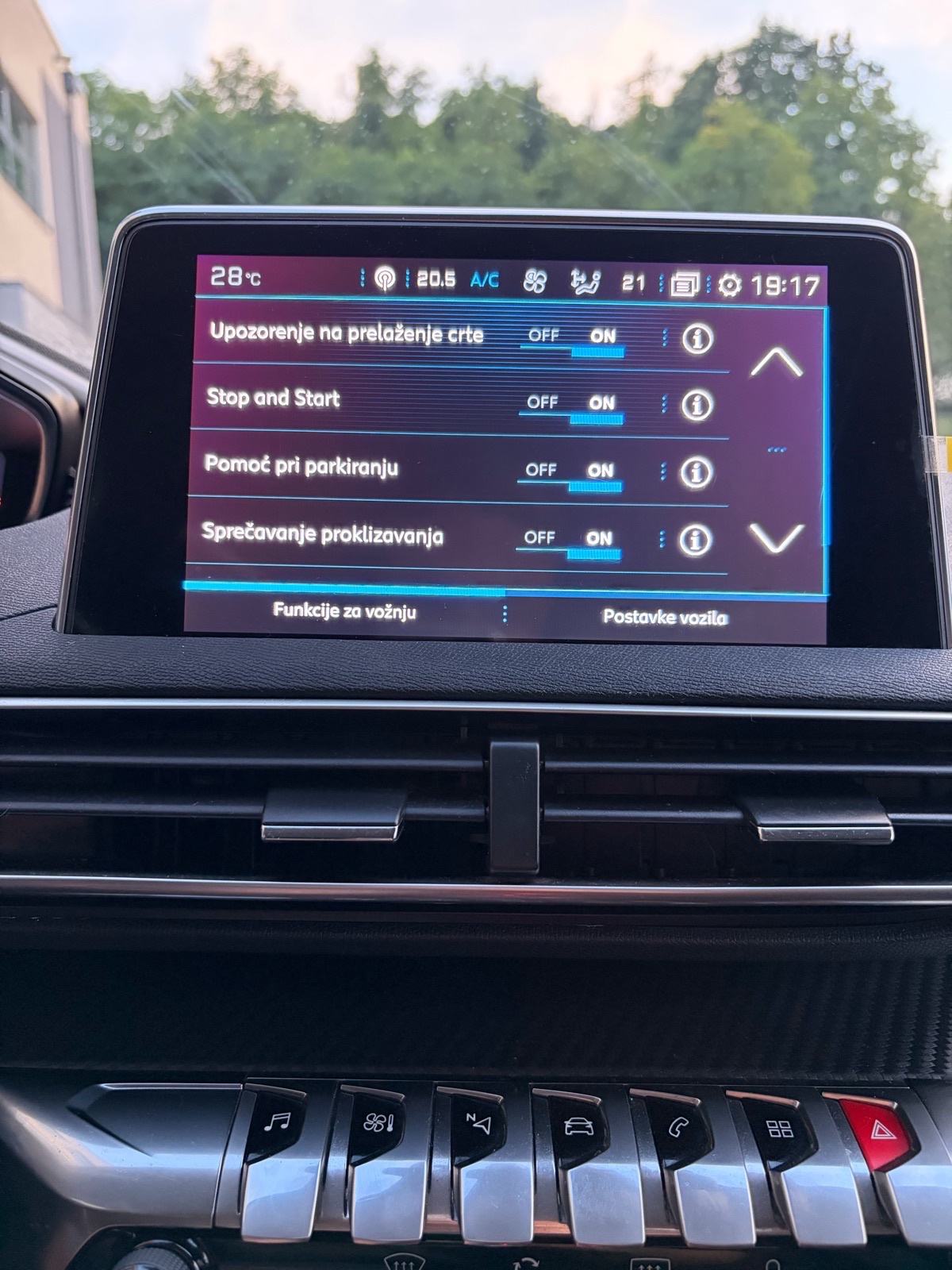 Peugeot 3008 1,5 BlueHDI automatik 2019g., fotografija 4