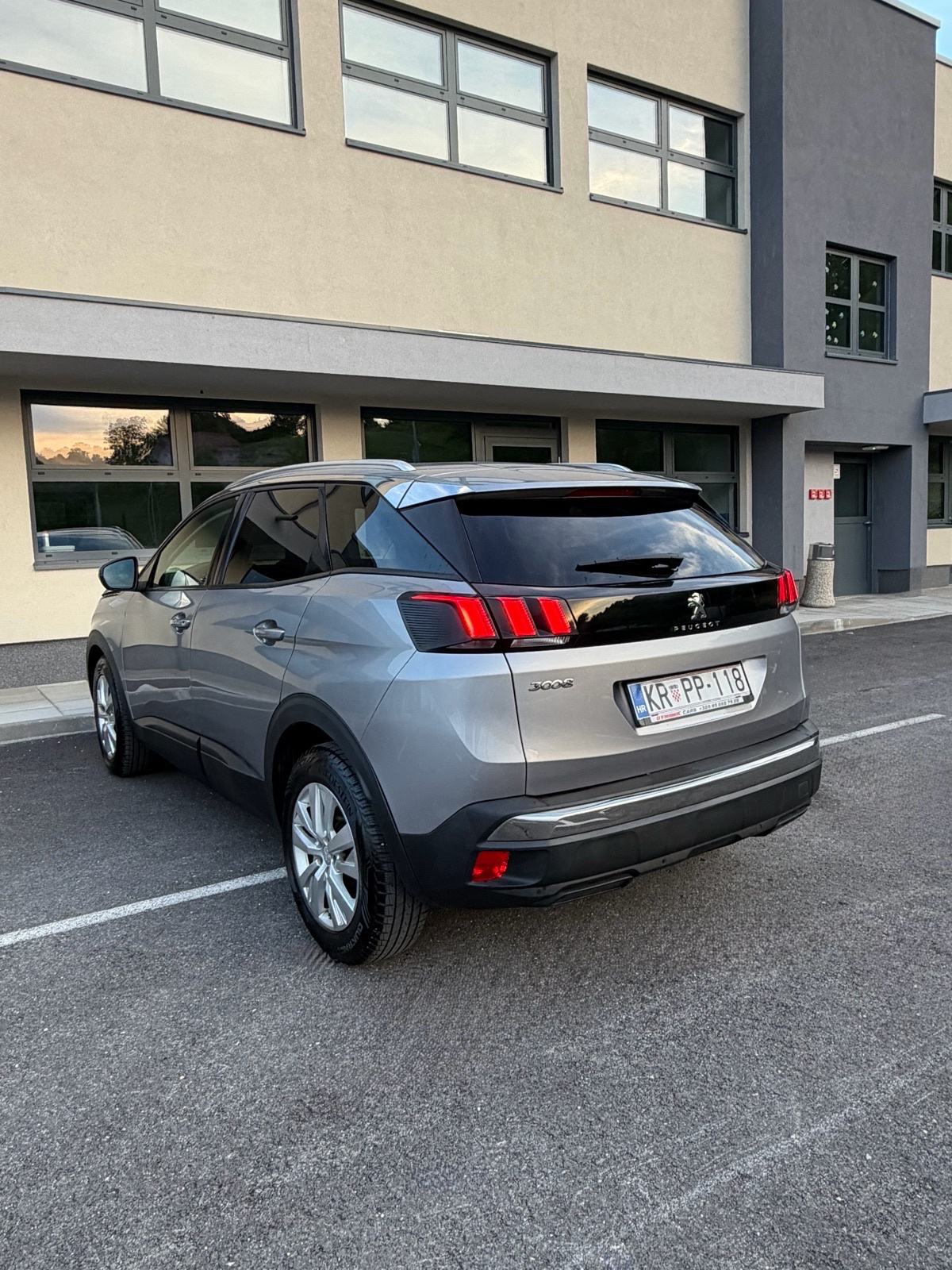 Peugeot 3008 1,5 BlueHDI automatik 2019g., fotografija 8