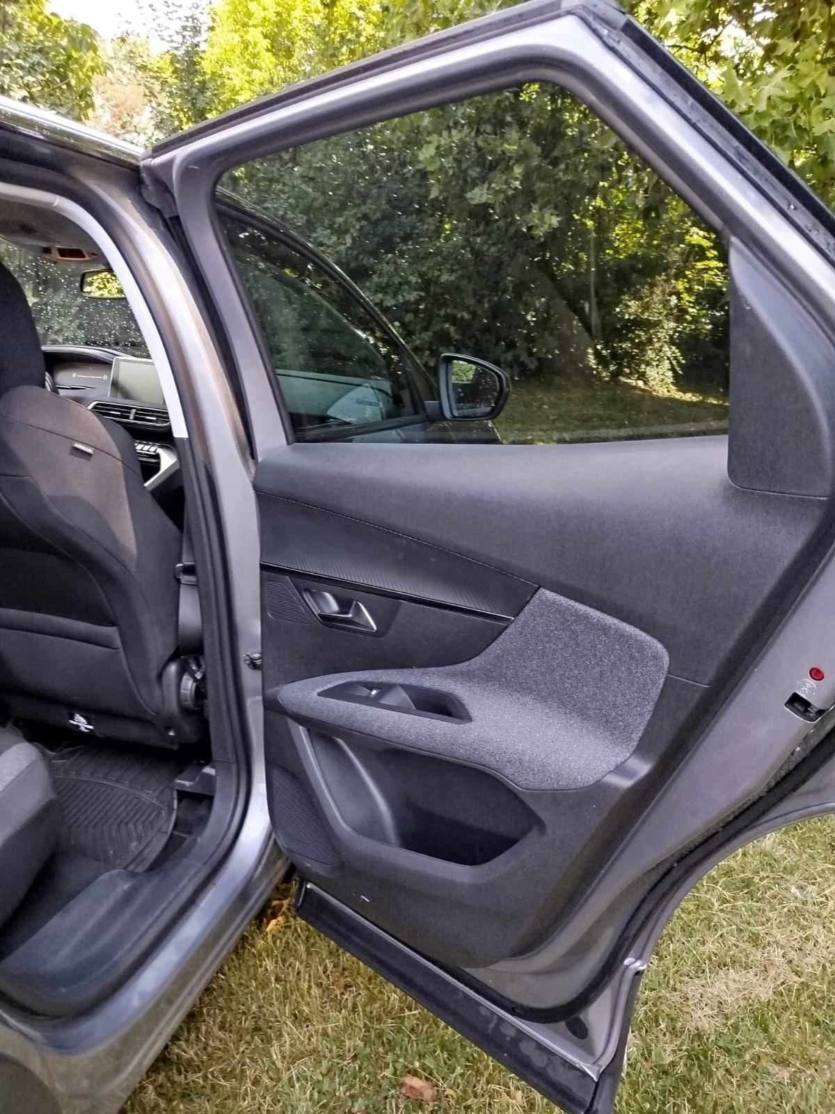 Peugeot 3008 1,5 BlueHDI, reg.8/2027, automatik 8, fotografija 16