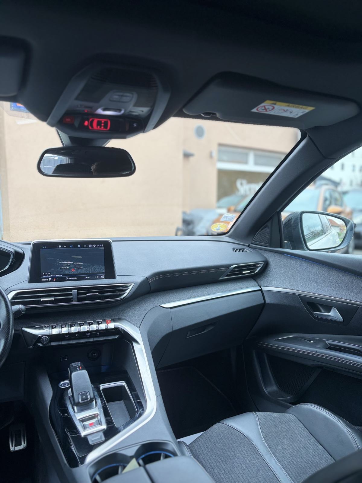Peugeot 3008 1,5 BlueHDI automatik GT LINE PANO,FULL LED,KAMERA.., fotografija 16