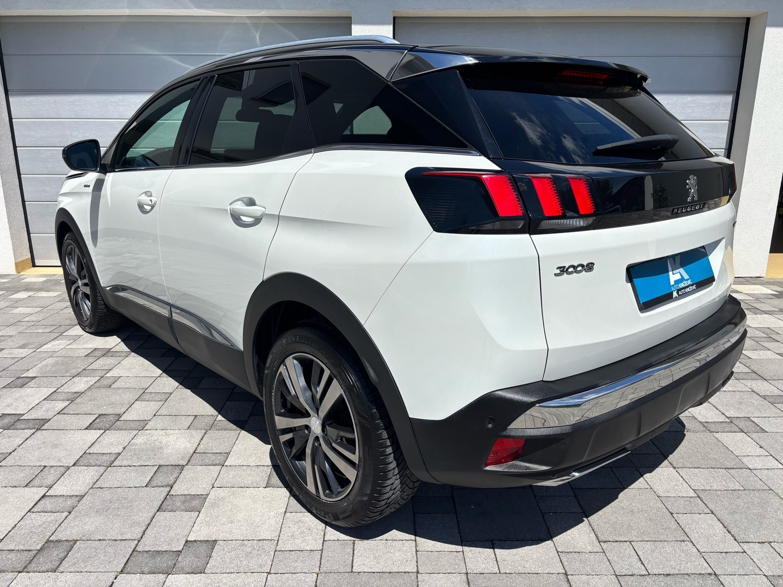 Peugeot 3008 1,5 BlueHDI automatik •GT Line• Pano • NOVI LANAC, fotografija 6