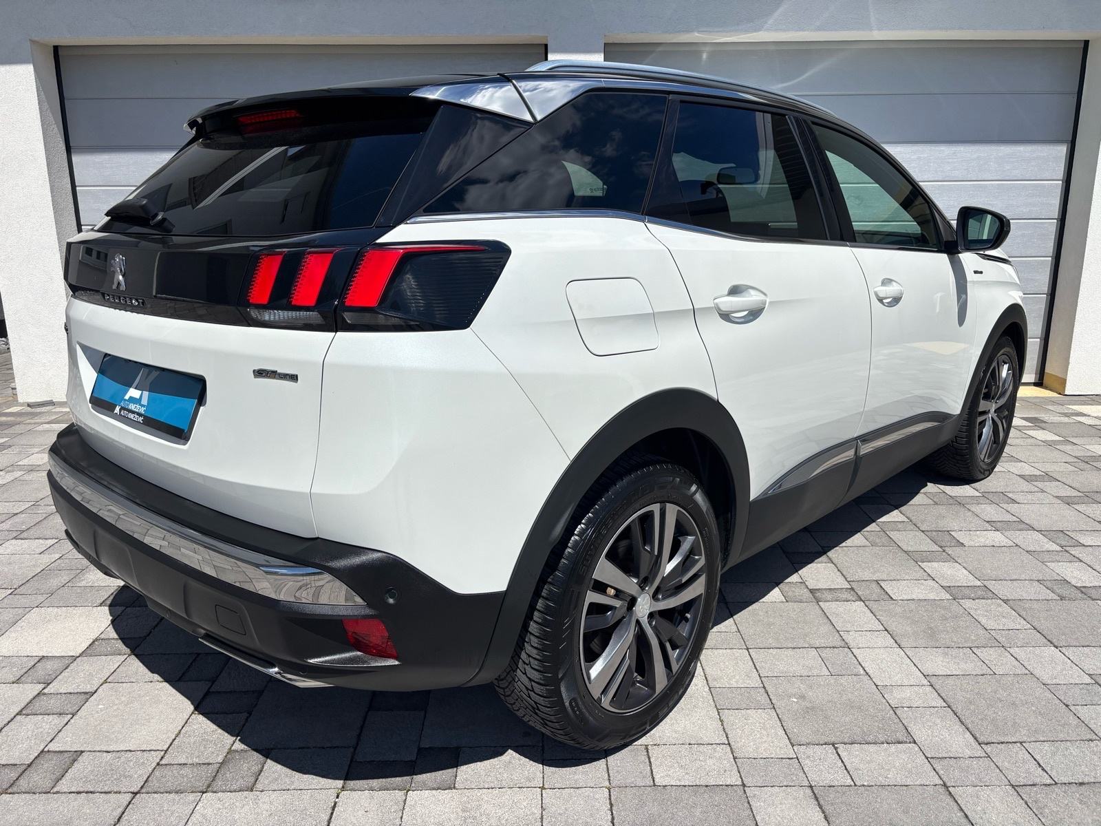 Peugeot 3008 1,5 BlueHDI automatik •GT Line• Pano • NOVI LANAC, fotografija 9