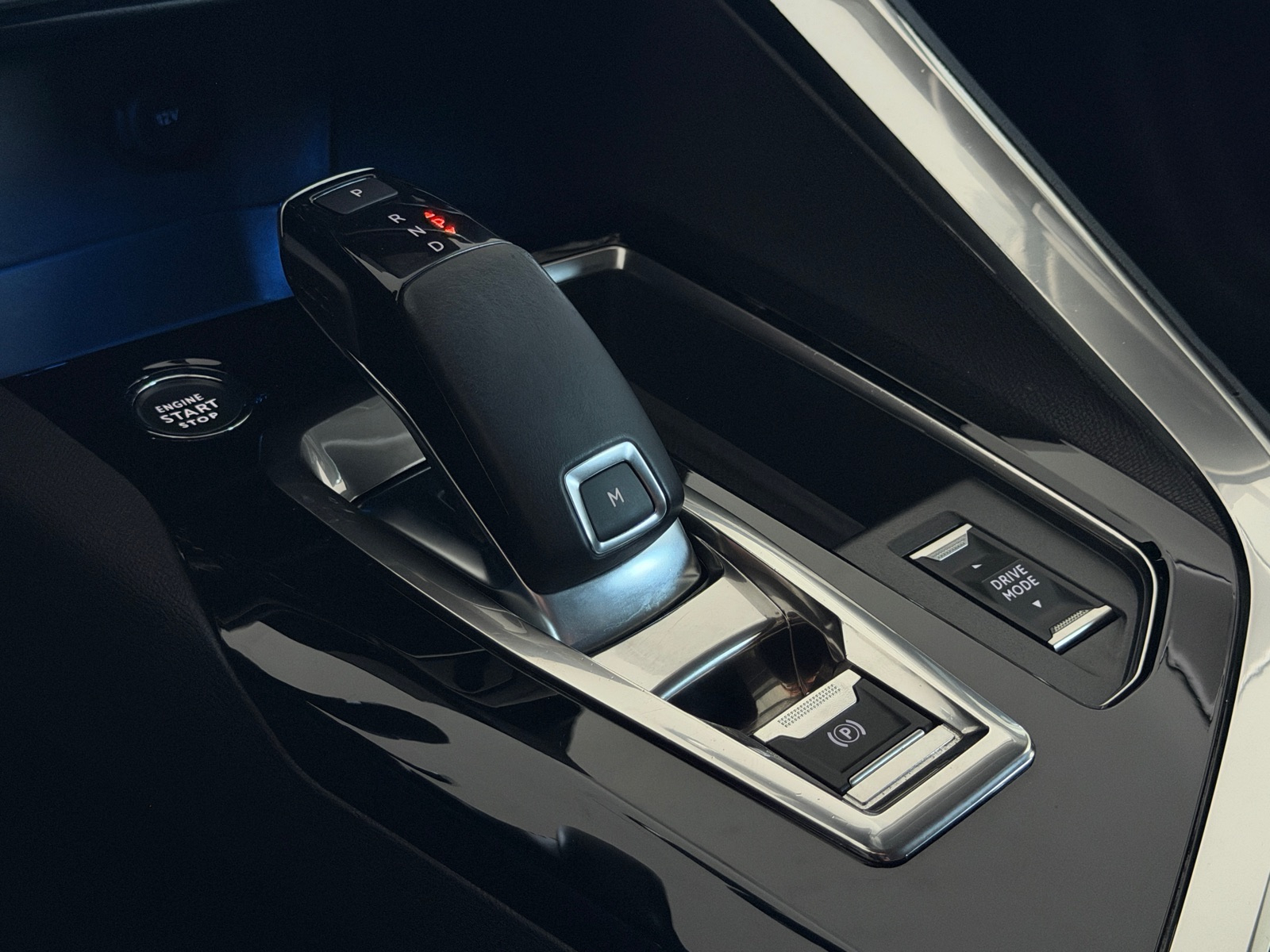 Peugeot 3008 1,5 BlueHDI 130KS, 1VL, 24MJ JAMSTVO, LEASING BEZ UČEŠĆA, fotografija 17