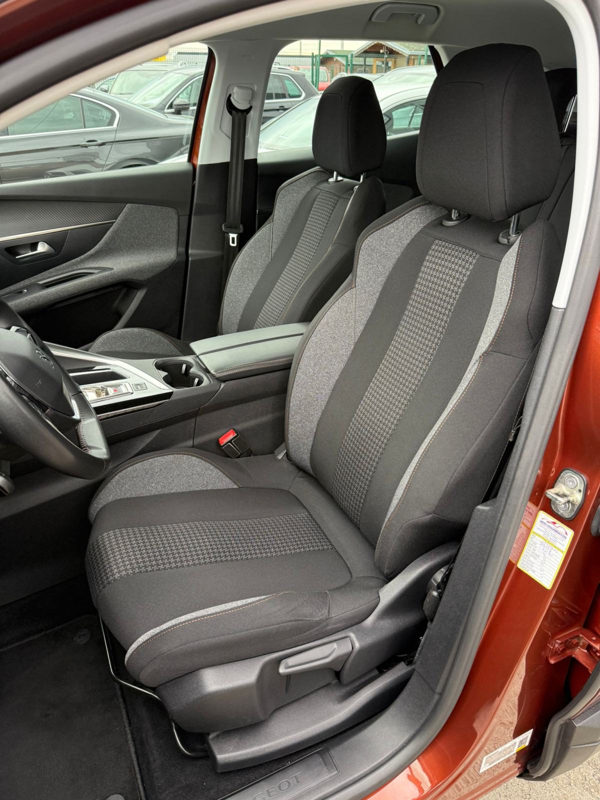 Peugeot 3008 1,5 BlueHDI AUTOMATIK °NAVI°VIRTUAL°LEASING BEZ UČEŠĆA°, fotografija 13