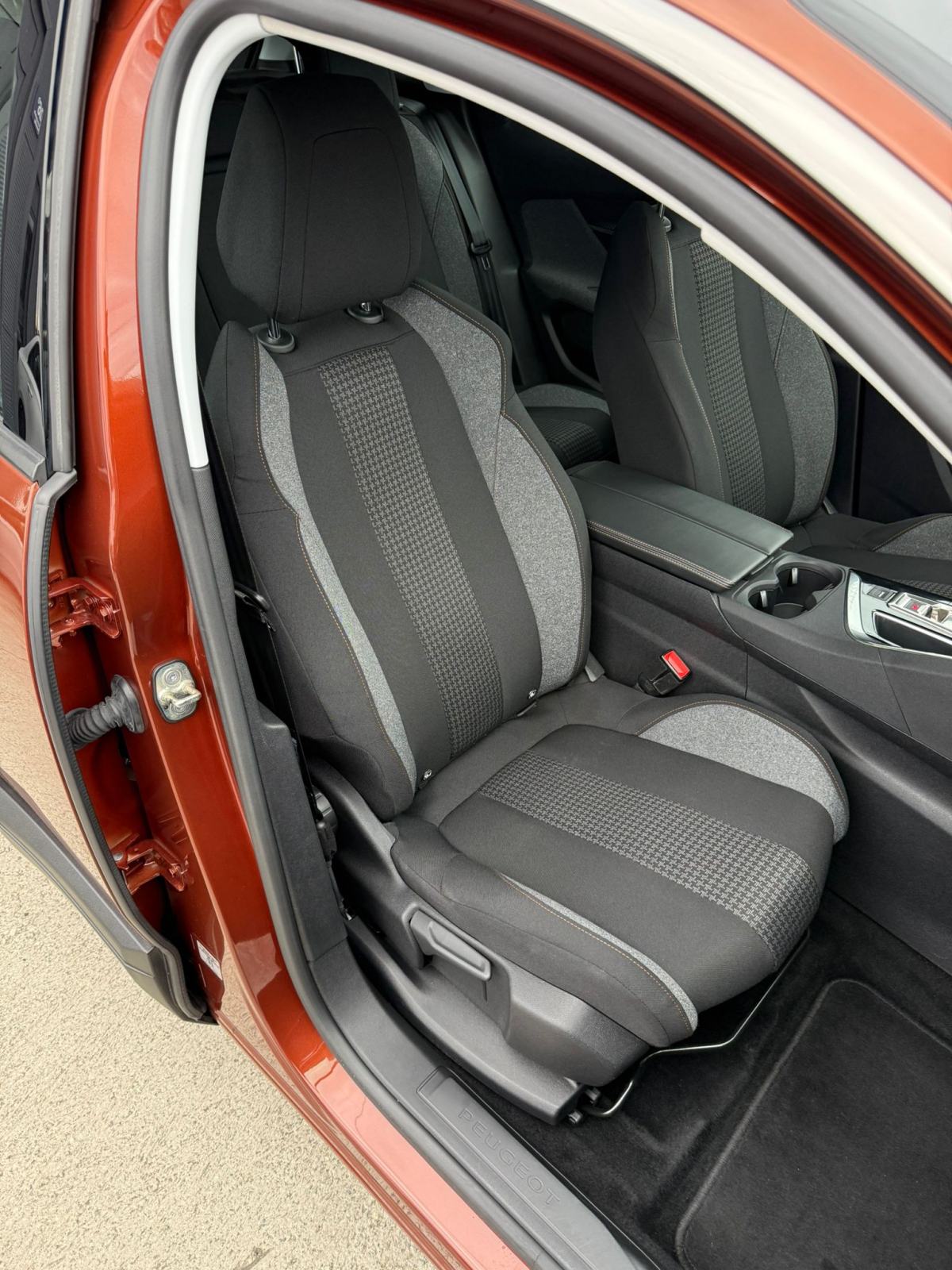 Peugeot 3008 1,5 BlueHDI AUTOMATIK °NAVI°VIRTUAL°LEASING BEZ UČEŠĆA°, fotografija 14