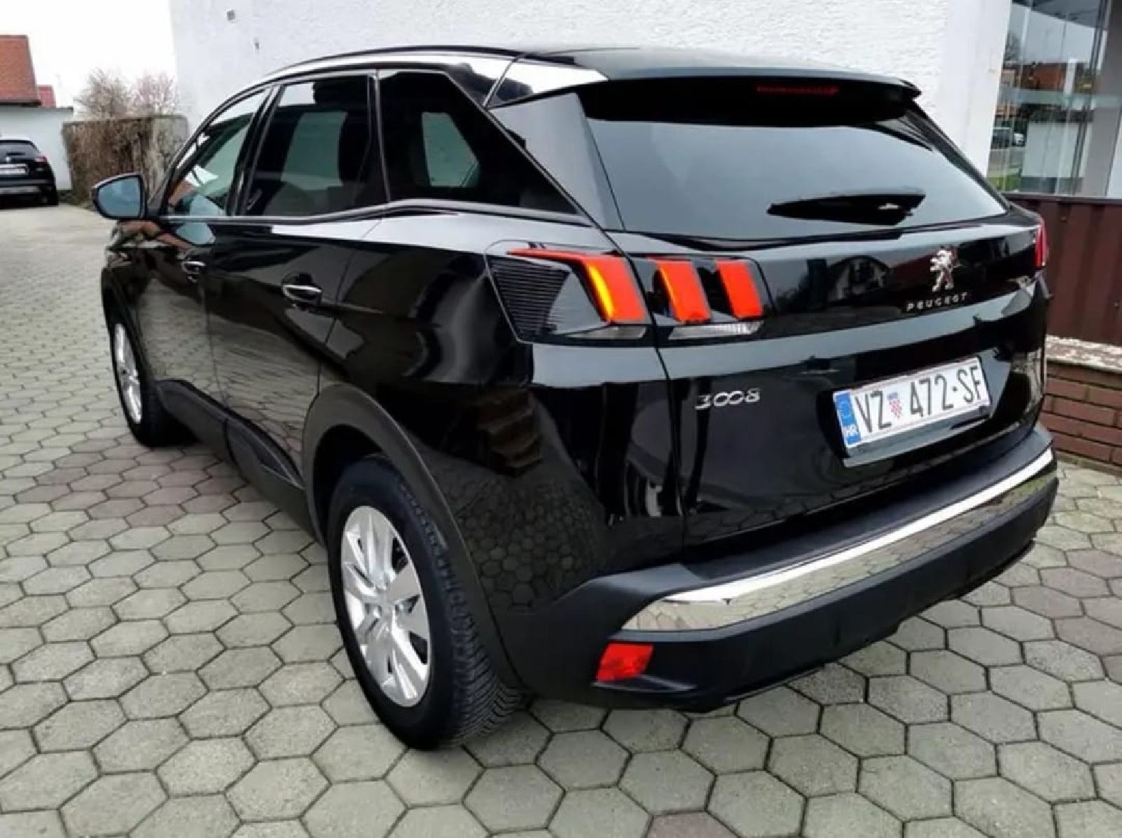 Peugeot 3008 1,5 BlueHDI automatik reg.do 03/2027, fotografija 6