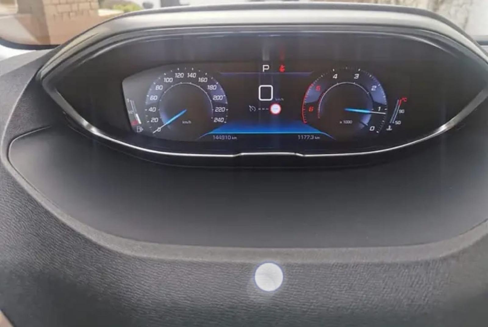 Peugeot 3008 1,5 BlueHDI automatik reg.do 03/2027, fotografija 10