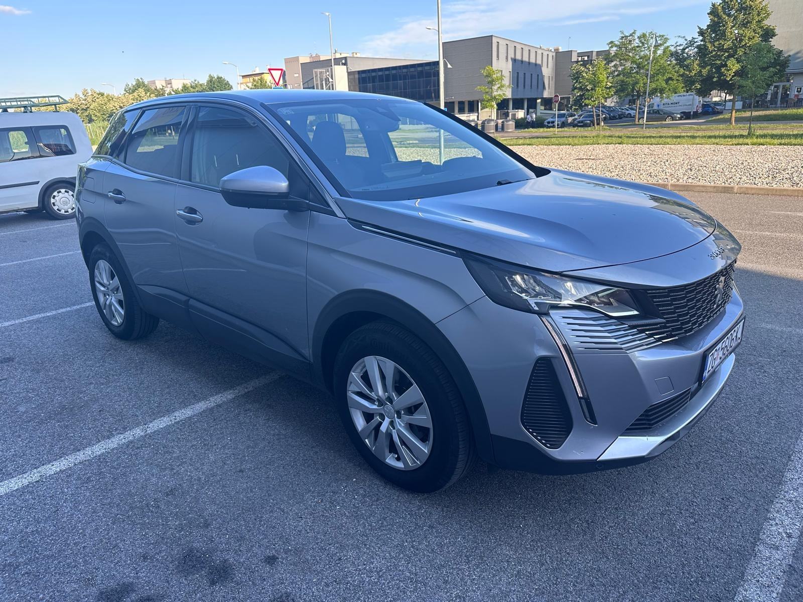 Peugeot 3008 1,5 BlueHDI automatik, fotografija 2