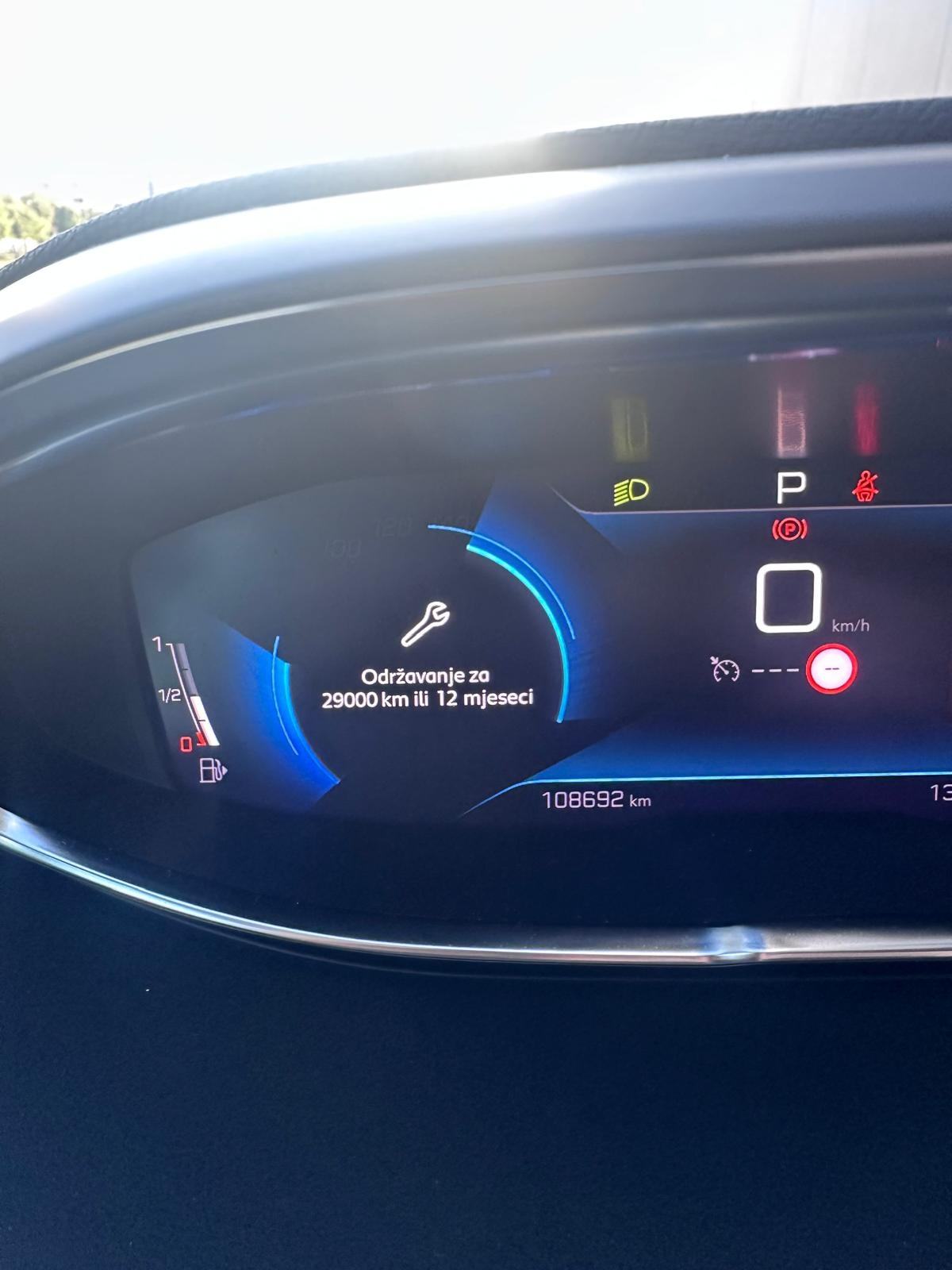 Peugeot 3008 1,5 BlueHDI automatik, fotografija 13