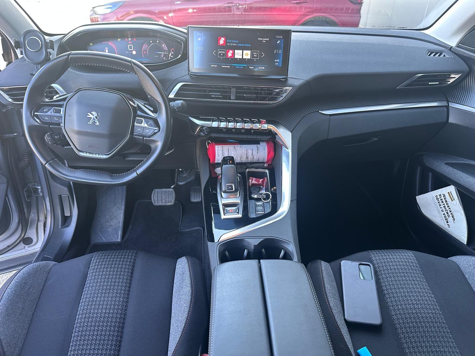Peugeot 3008 1,5 BlueHDI automatik, fotografija 8