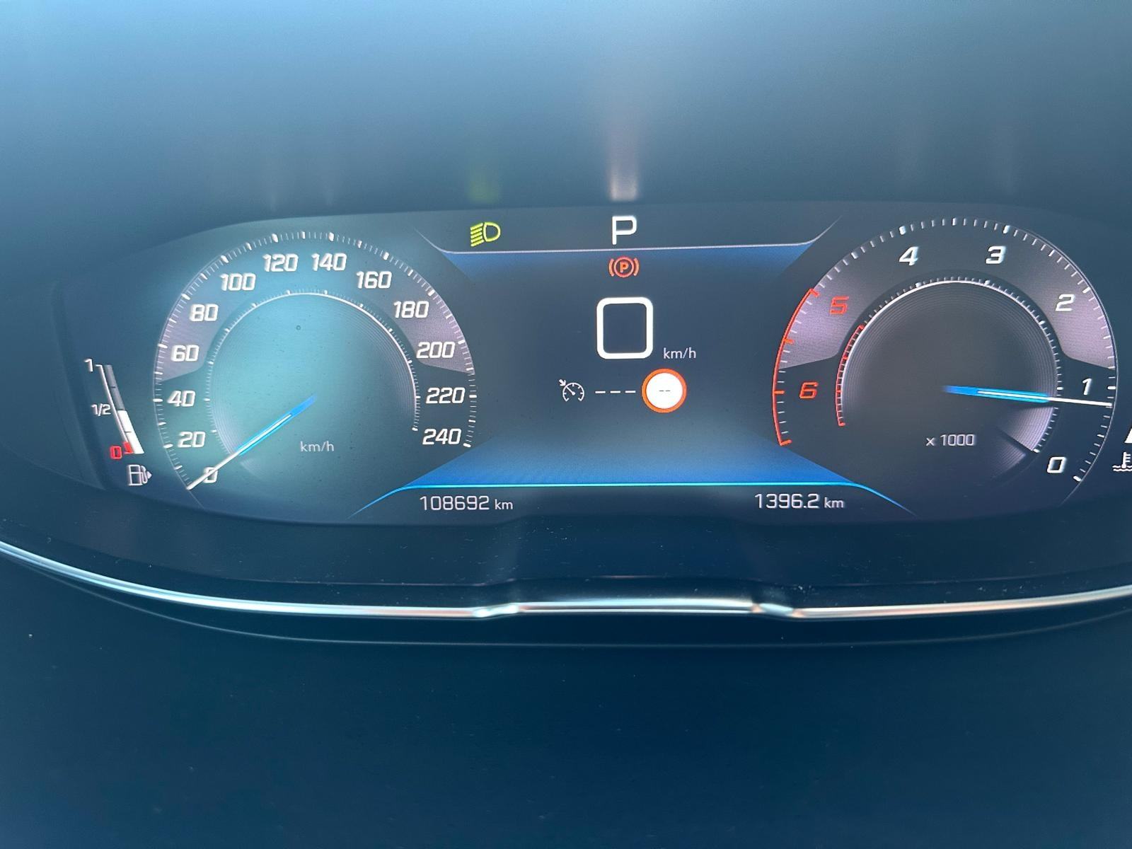 Peugeot 3008 1,5 BlueHDI automatik, fotografija 16