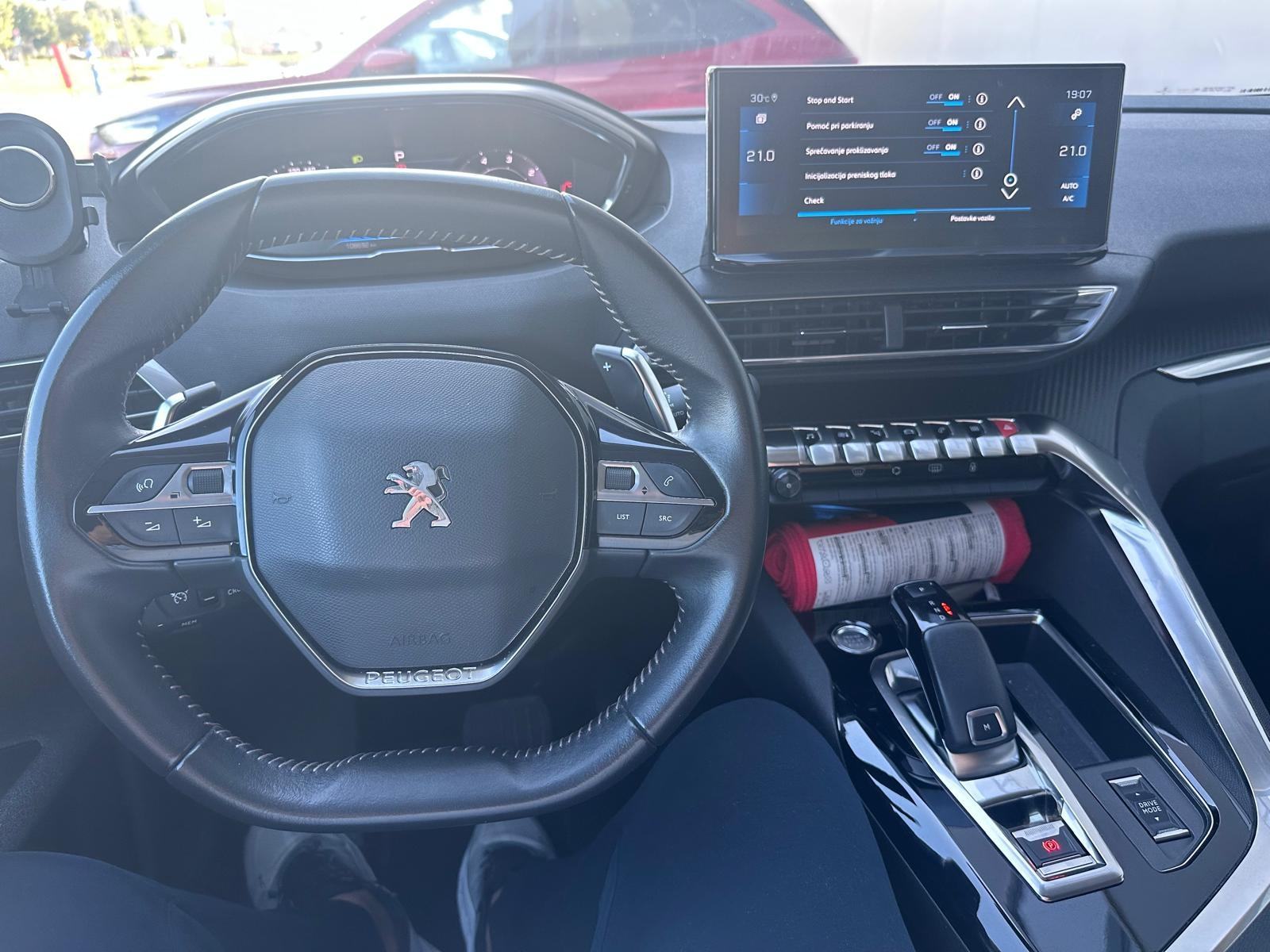 Peugeot 3008 1,5 BlueHDI automatik, fotografija 15