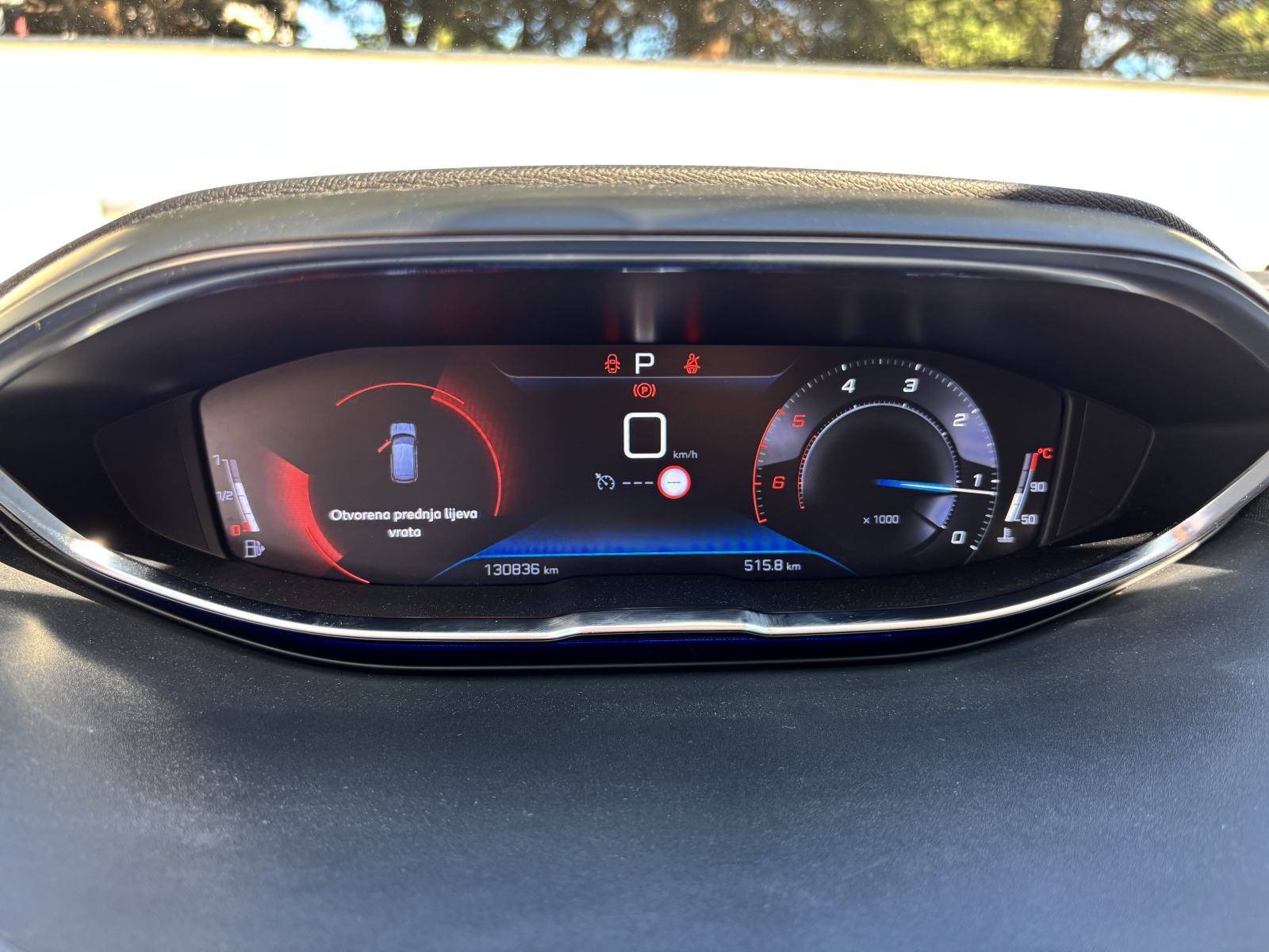 Peugeot 3008 1,5 BlueHDI automatik, fotografija 4