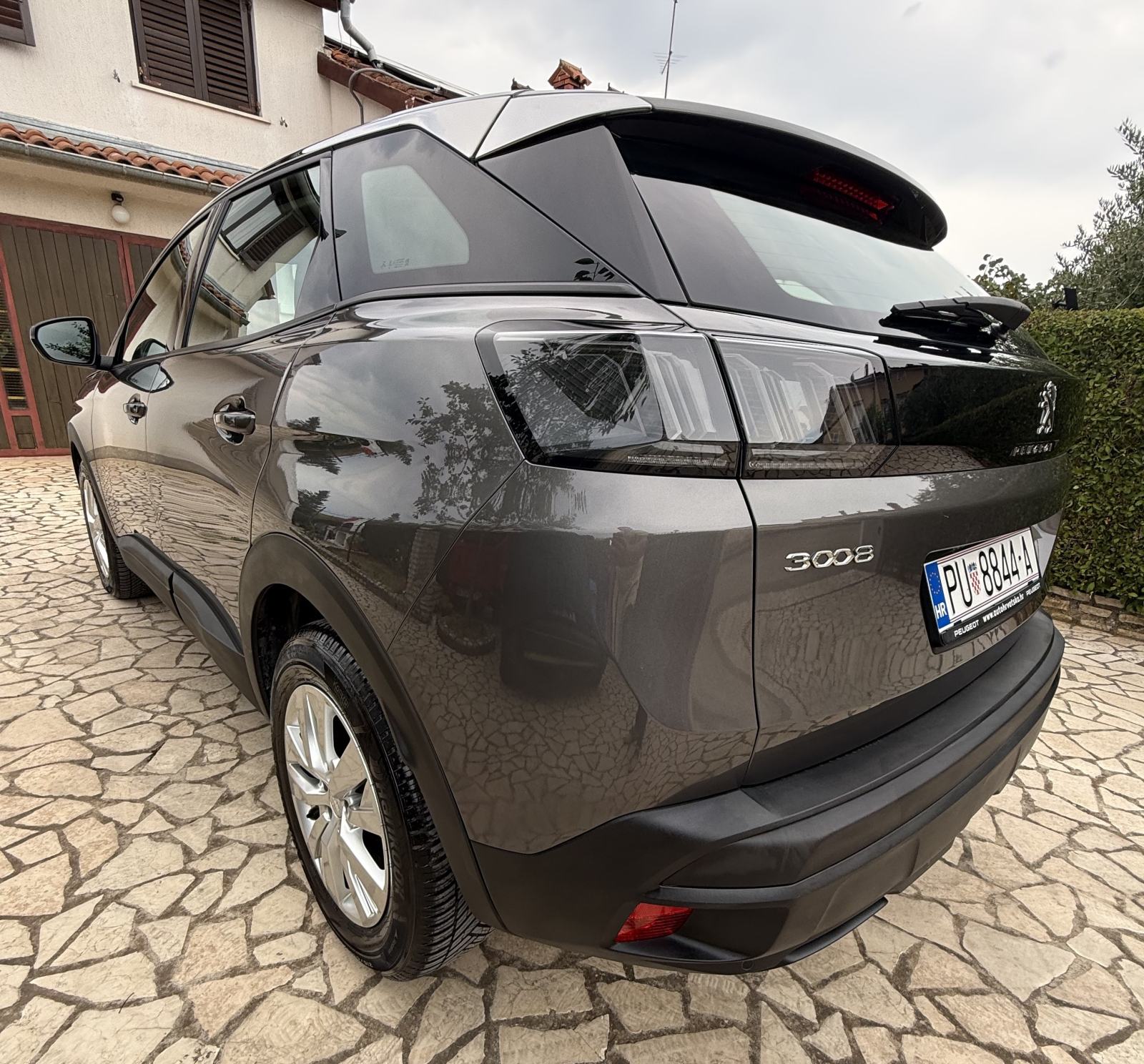 Peugeot 3008 1,5 BlueHDI business line EAT8, fotografija 7