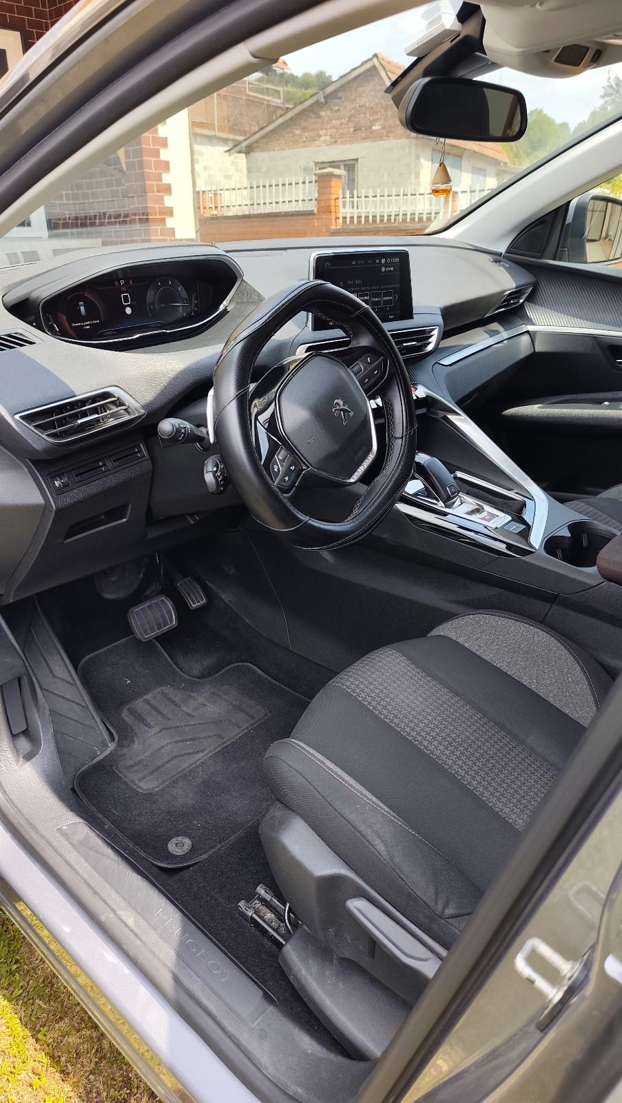 Peugeot 3008 1,5 BlueHDI automatik, fotografija 6