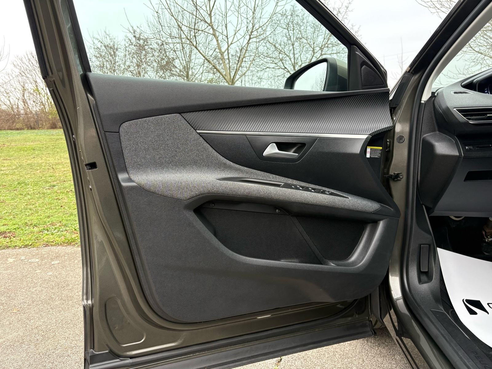 Peugeot 3008 1,5 HDI Active, fotografija 19